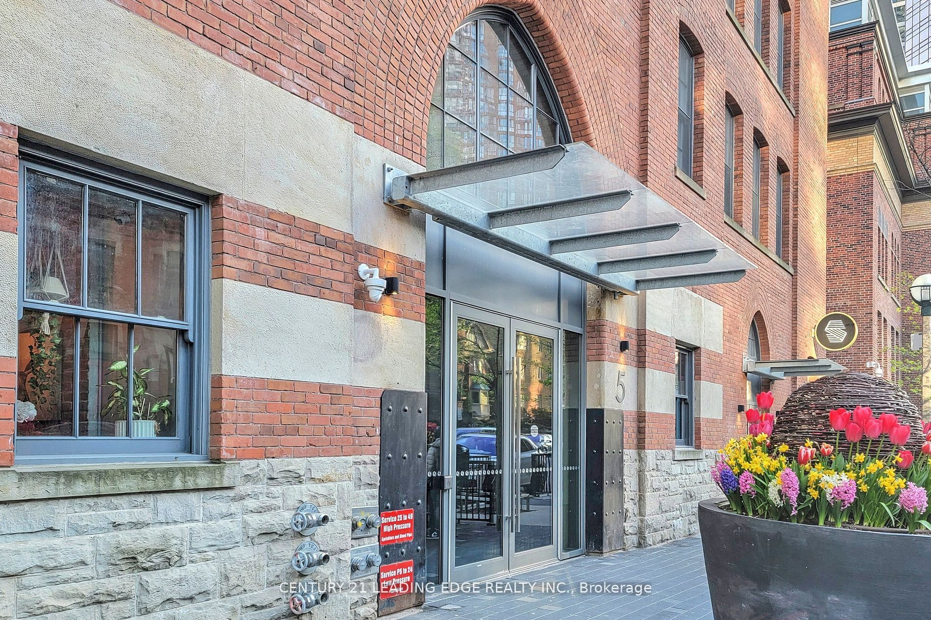 5 St Joseph Street 418, Toronto, ON M4Y 1Z3 photo 5