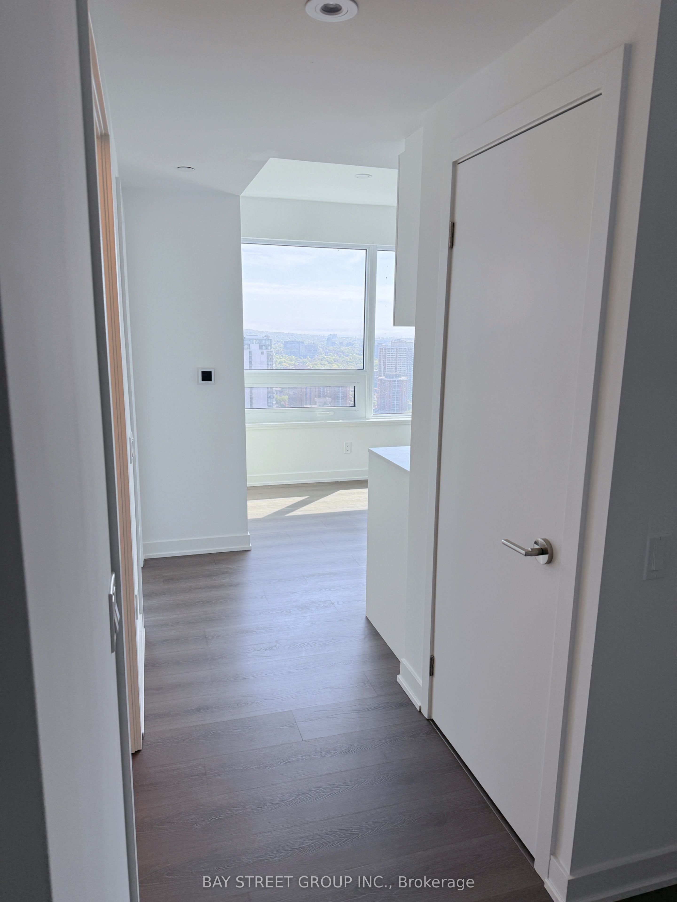 8 Wellesley Street W 4012, Toronto, ON M4Y 0J5 photo 4