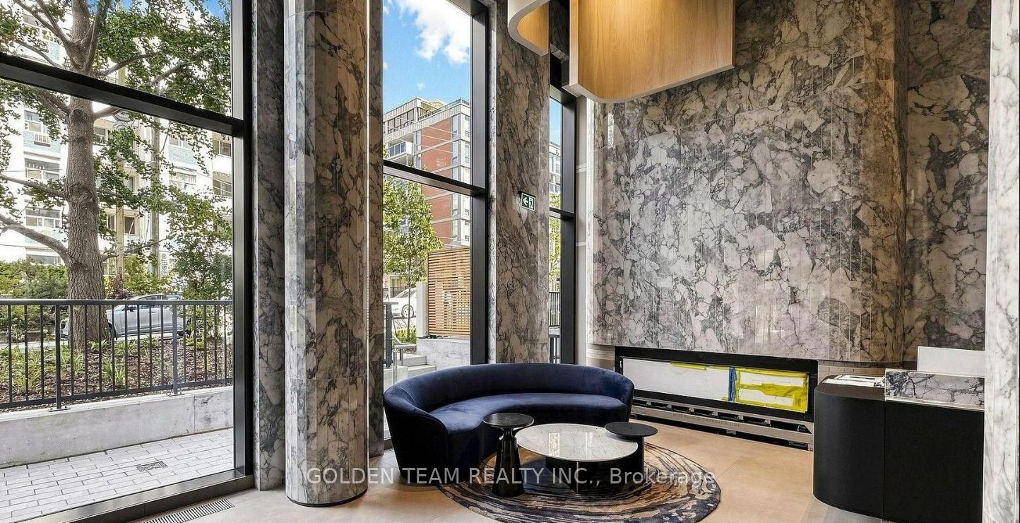 91 Montclair Avenue 1701, Toronto, ON M5P 0B1 photo 3