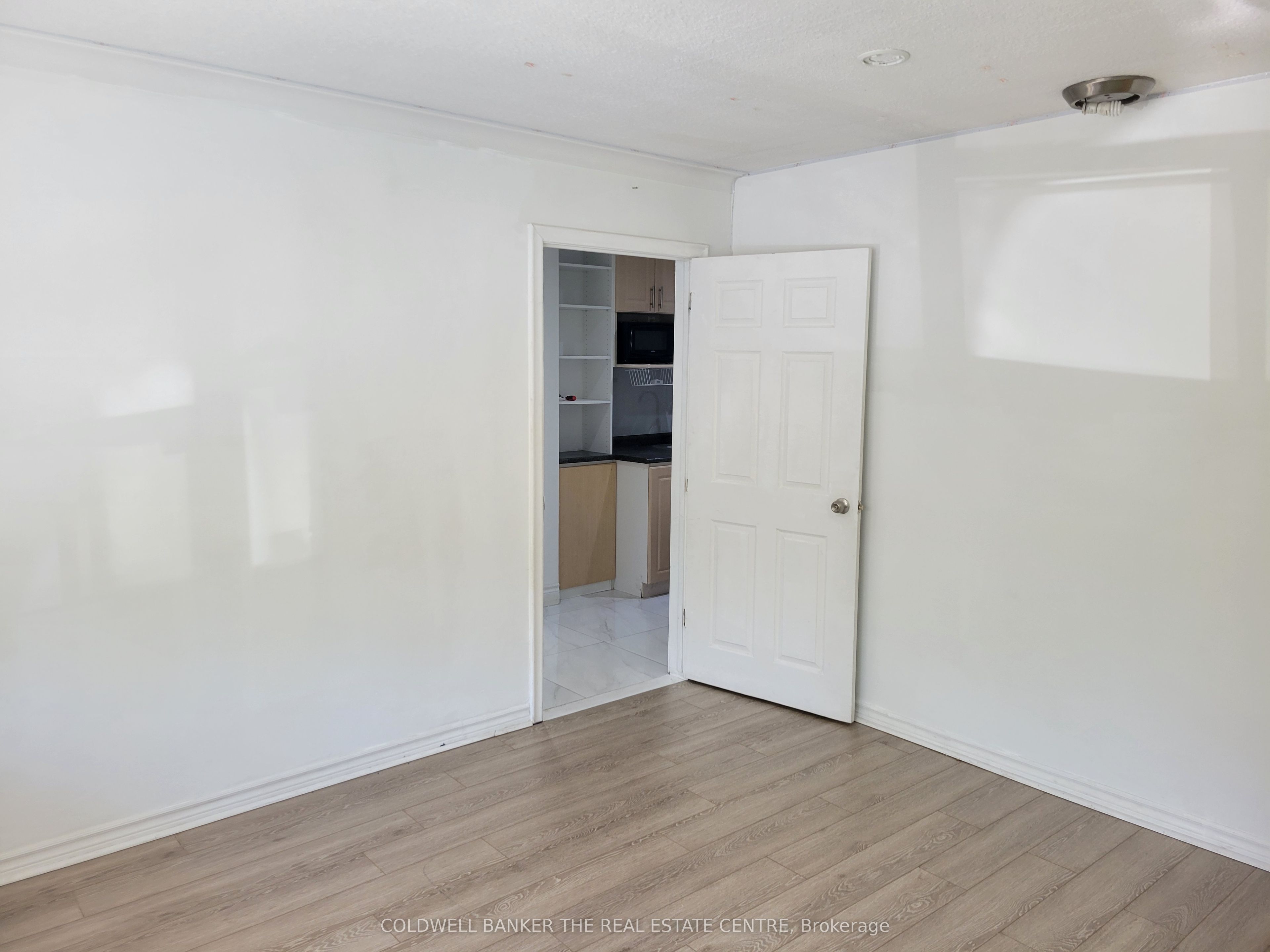2646 Victoria Park Avenue Unit B, Toronto, ON M2J 4A6 photo 3