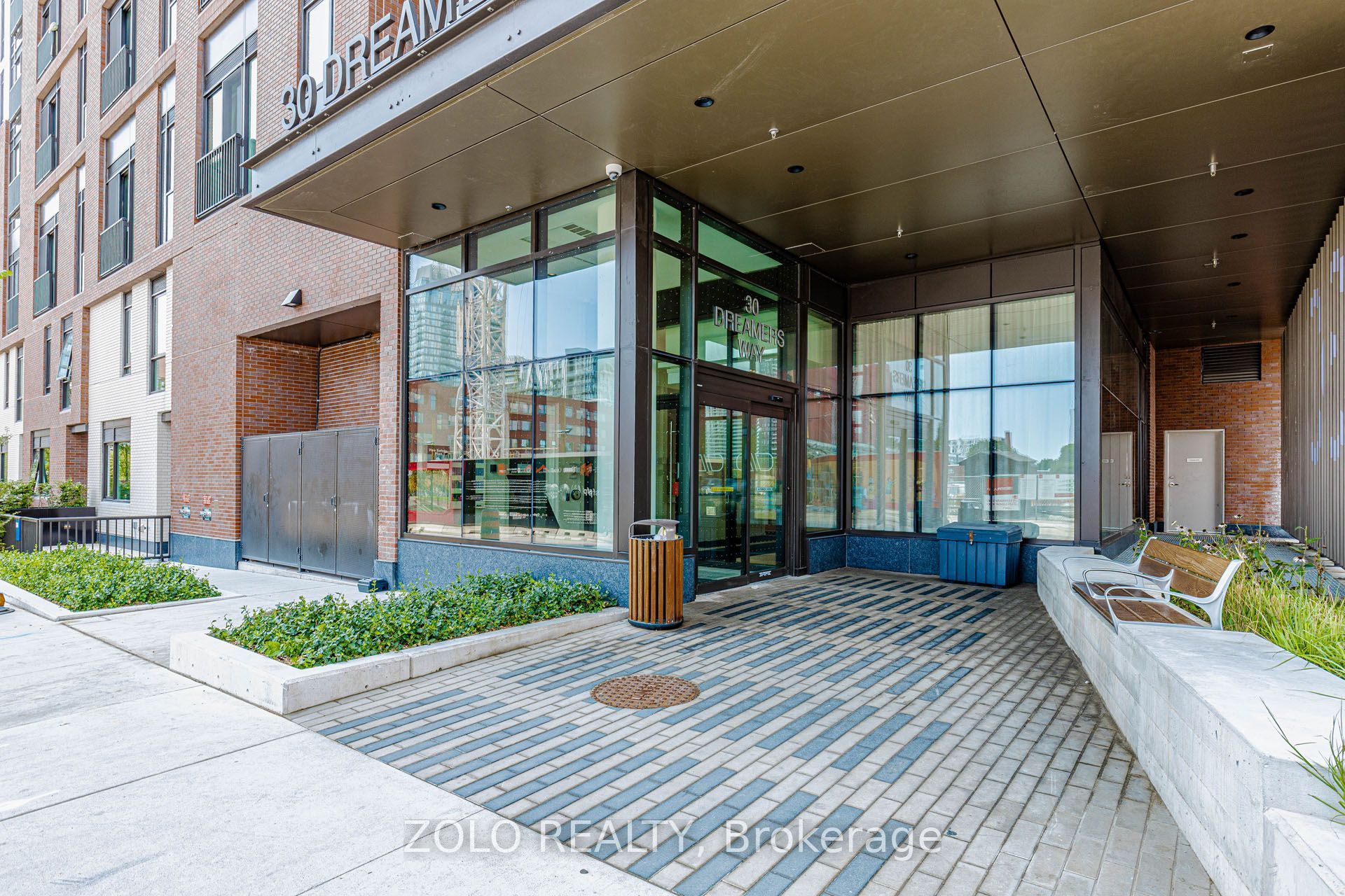 30 Dreamers Way 648, Toronto, ON M5A 0Y7 photo 3