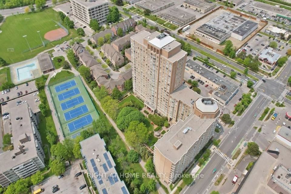 21 Overlea Boulevard 1202, Toronto, ON M4H 1P2 photo 2