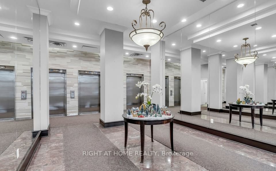 21 Overlea Boulevard 1202, Toronto, ON M4H 1P2 photo 3