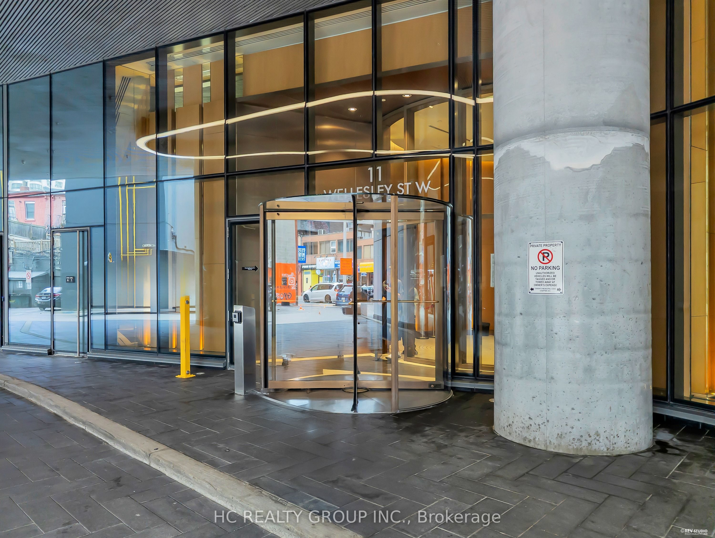 11 Wellesley Street W 3408, Toronto, ON M4Y 0G4 photo 2
