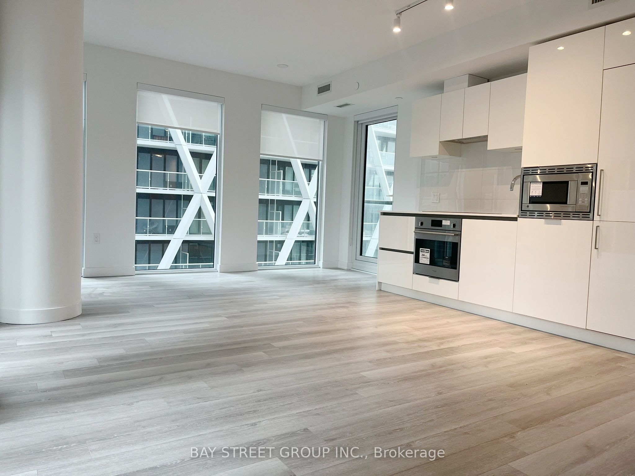238 Simcoe Street 1904, Toronto, ON M5T 1T4 photo 3