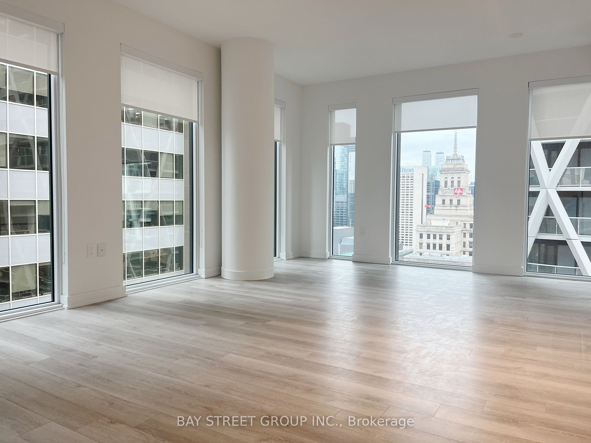 238 Simcoe Street 1904, Toronto, ON M5T 1T4 photo 4
