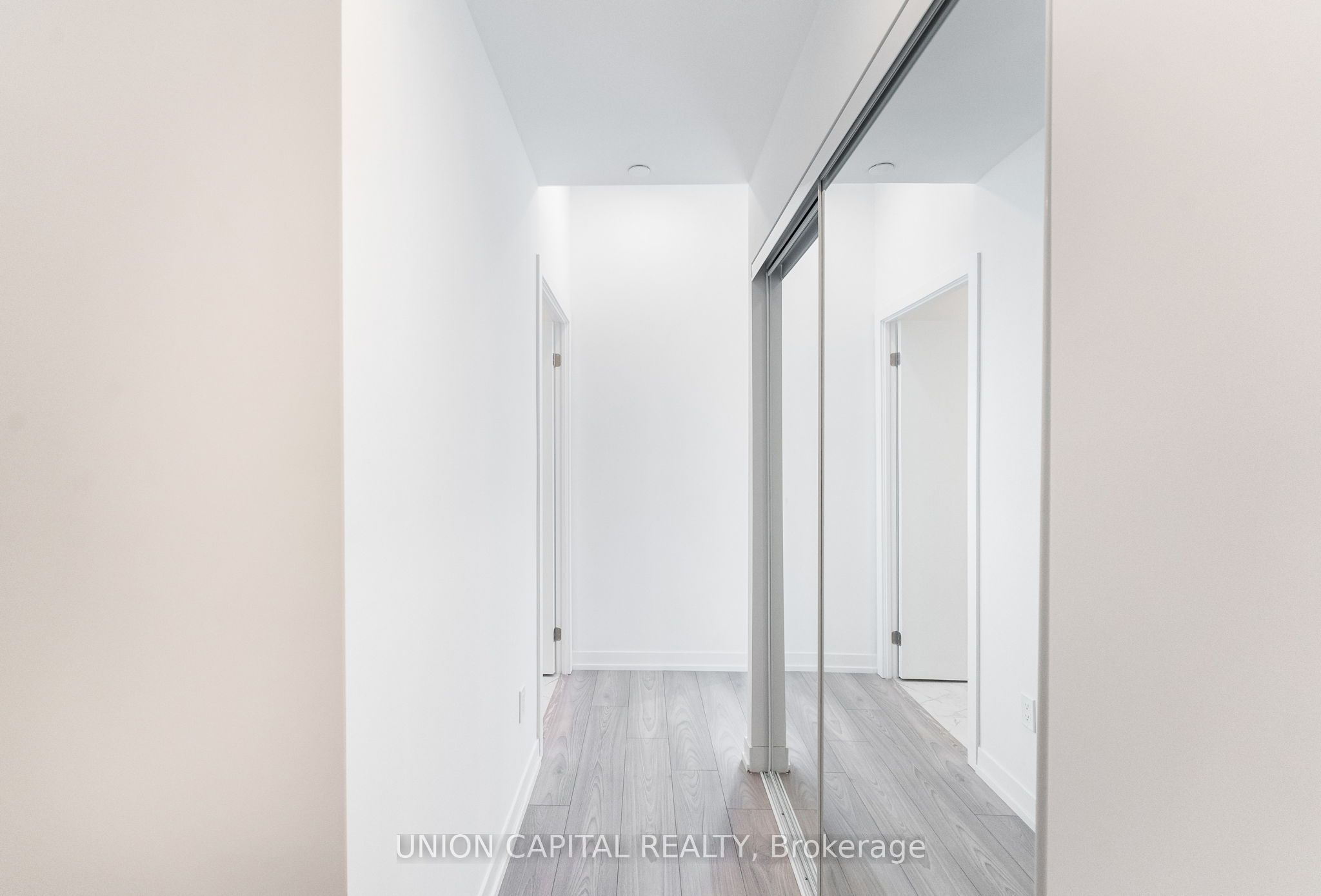 82 Dalhousie Street 3502, Toronto, ON M5B 0C5 photo 4