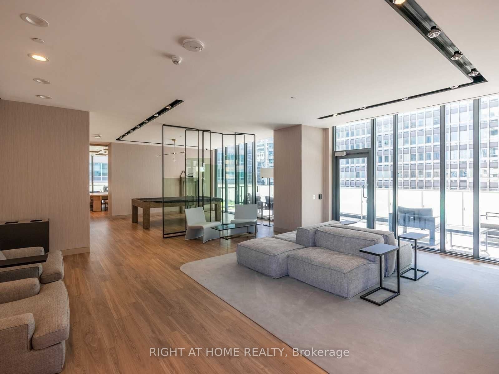 20 Lombard Street S 3803, Toronto, ON M5C 0A7 photo 3