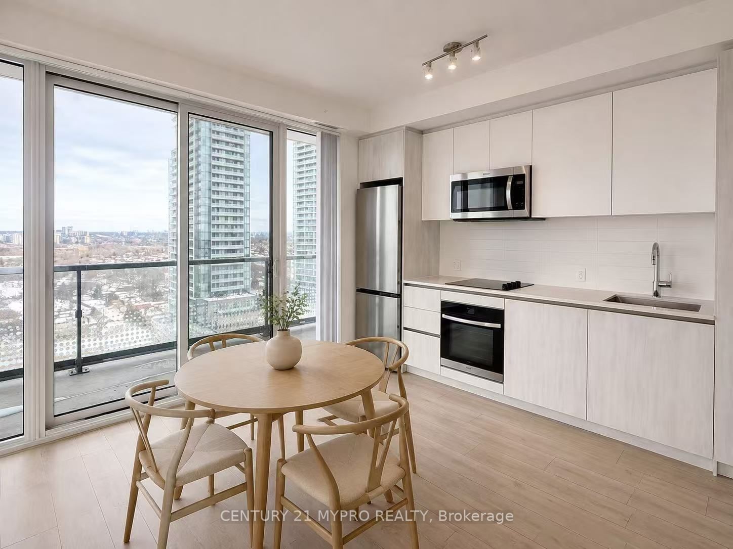 5858 Yonge St Street 2108, Toronto, ON M2M 0C6 photo 3