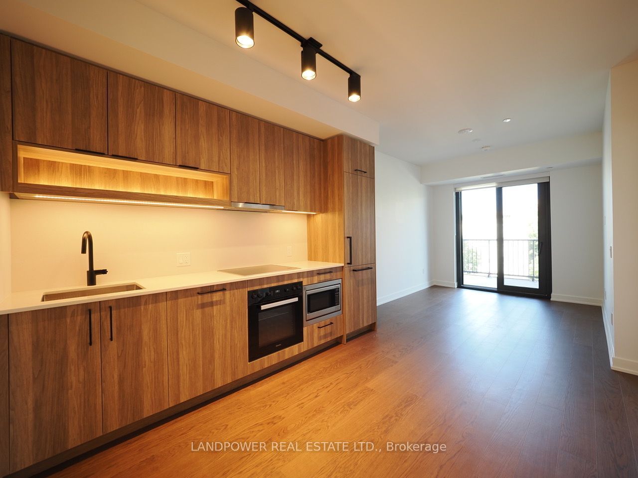 91 Montclair Avenue 719, Toronto, ON M5P 0B1 photo 3