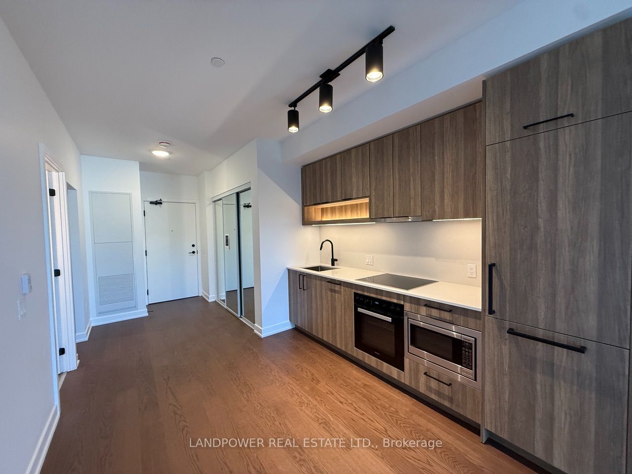 91 Montclair Avenue 719, Toronto, ON M5P 0B1 photo 5