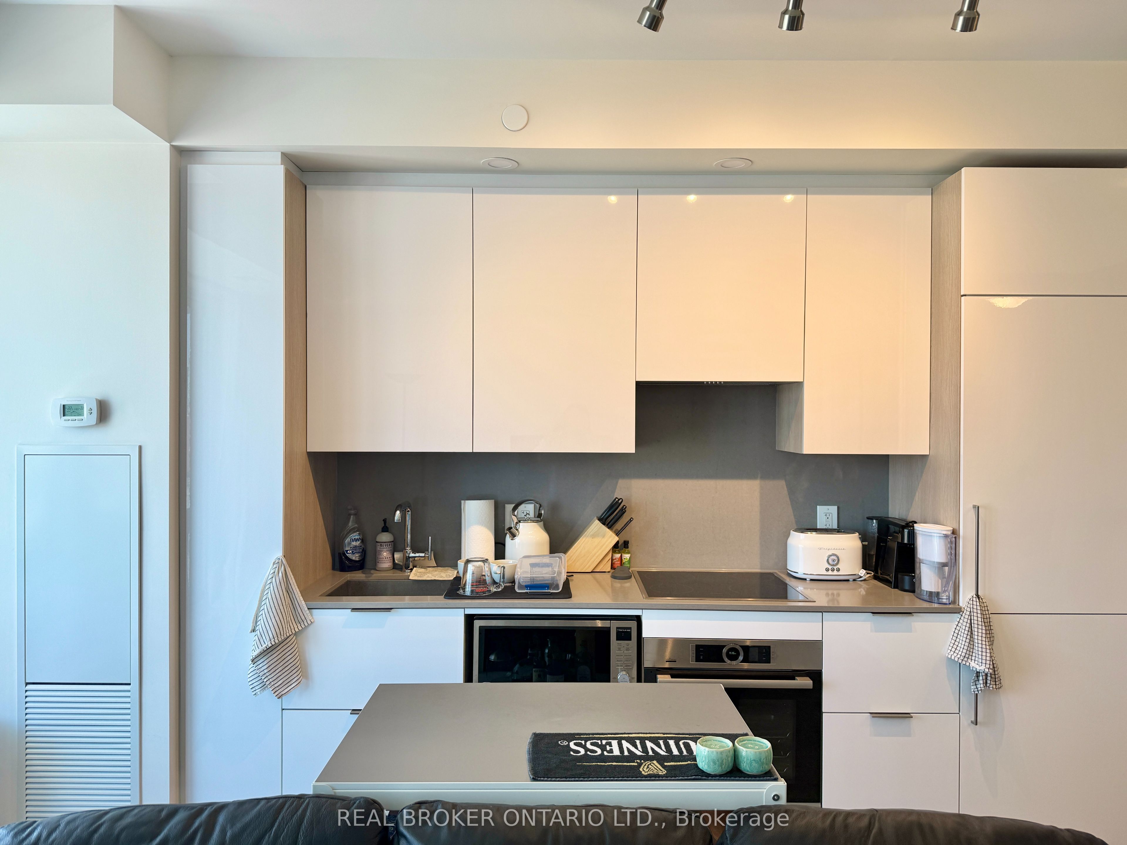 28 Freeland Street 1108, Toronto, ON M5E 0E3 photo 5