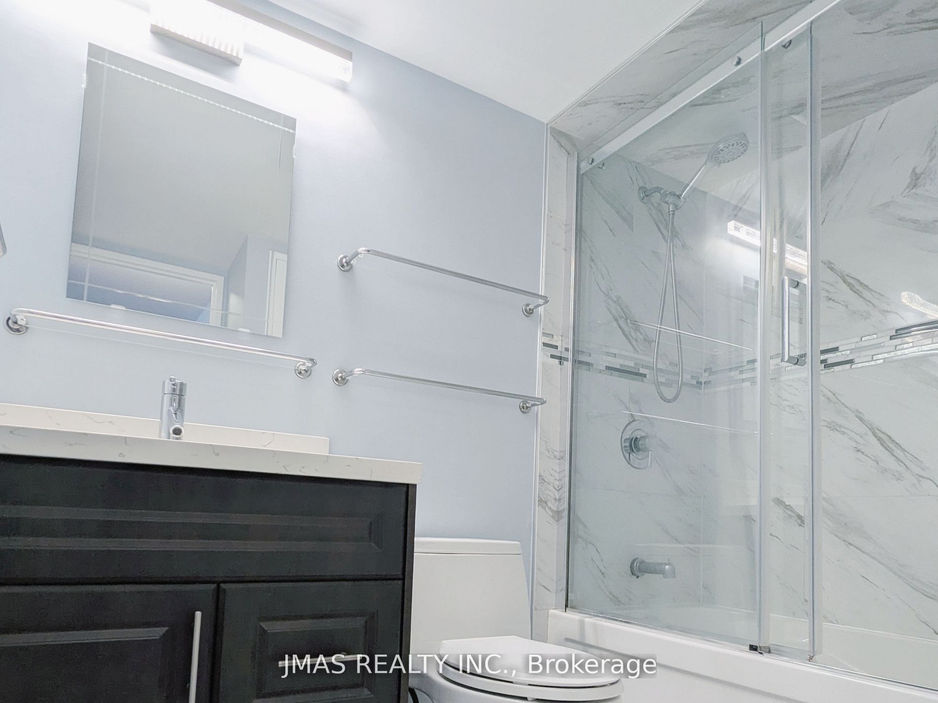 60 St Patrick Street 635, Toronto, ON M5T 2X5 photo 2