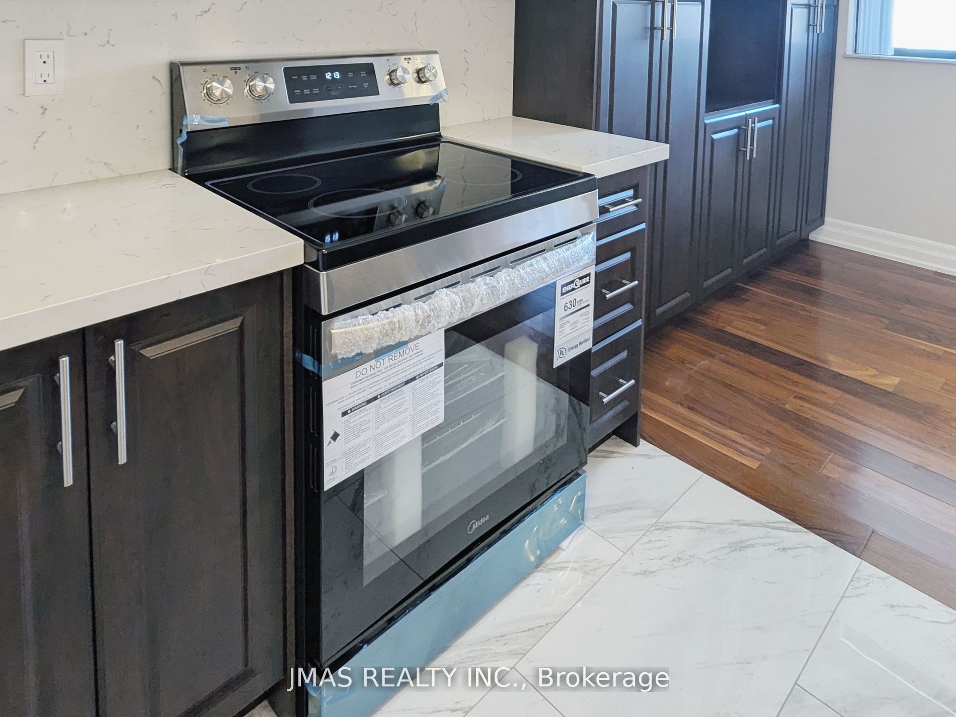 60 St Patrick Street 635, Toronto, ON M5T 2X5 photo 3