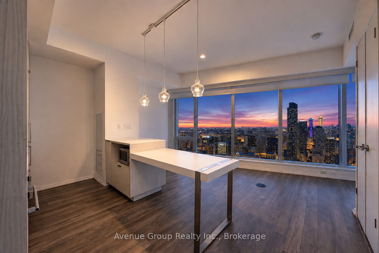 197 Yonge Street 5713, Toronto, ON M5B 0C1 photo 3