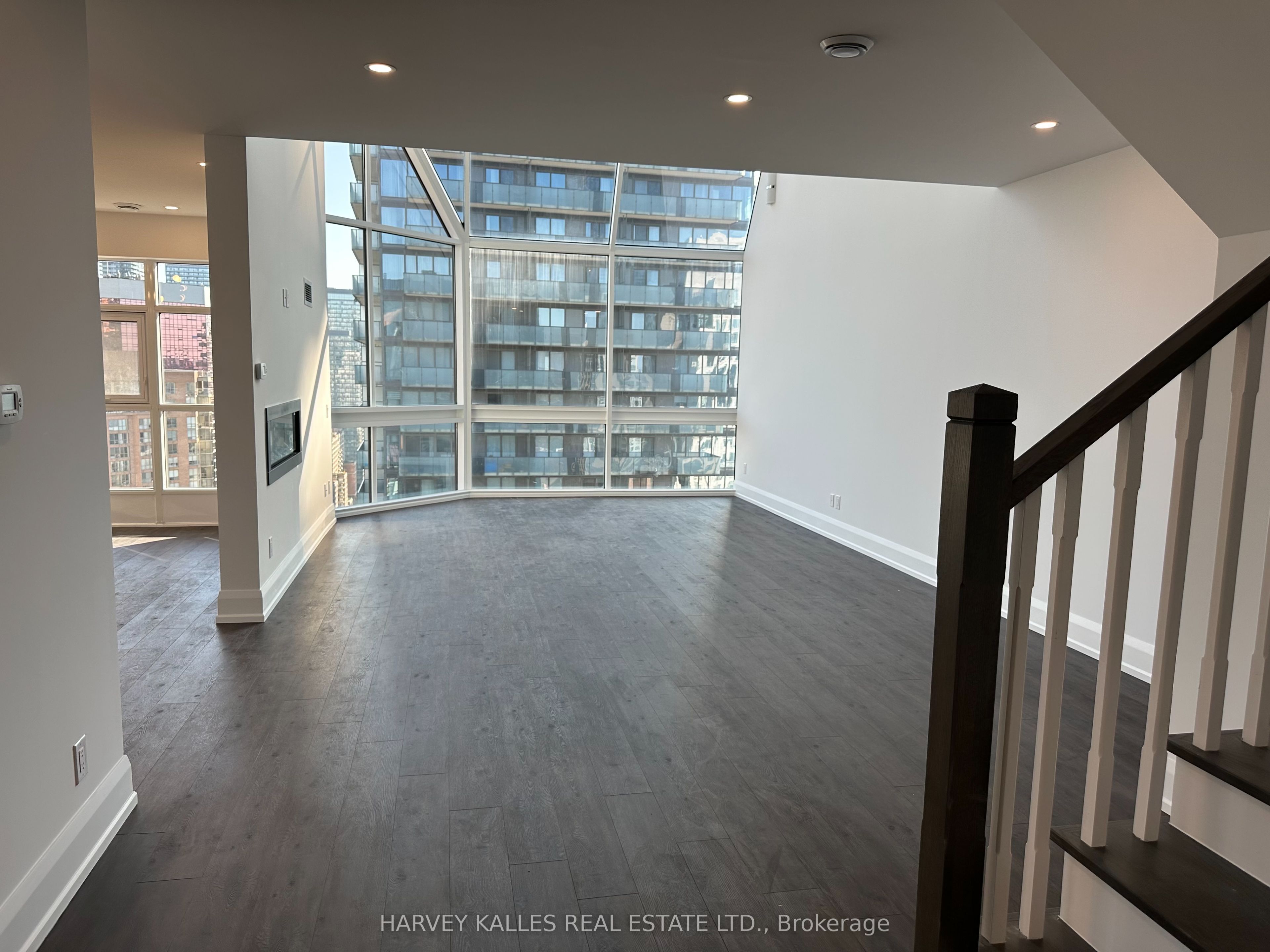 55 W Charles Street W 3101, Toronto, ON M5S 2W9 photo 4