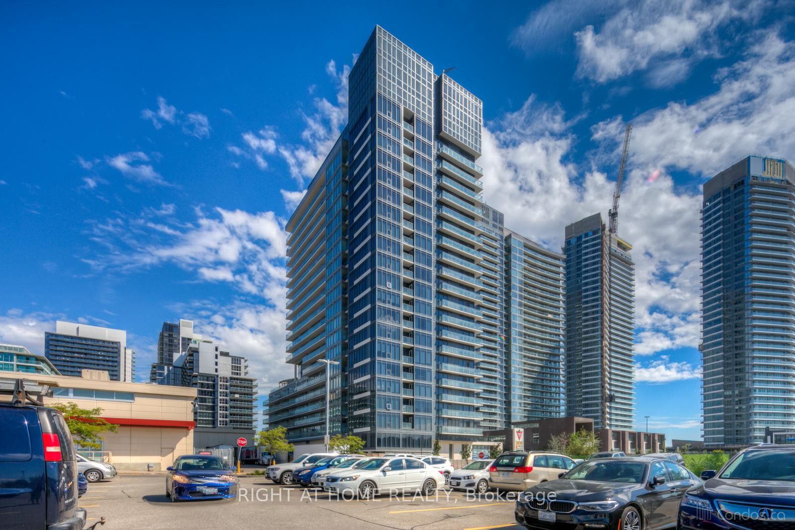 72 Esther Shiner Blvd Boulevard 1908, Toronto, ON M2K 0C4