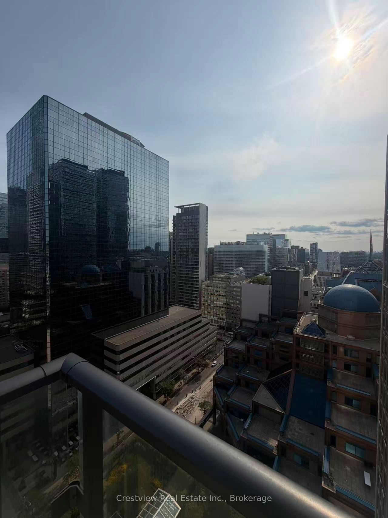 15 grenville Street 2003, Toronto, ON M4Y 0B9 photo 2