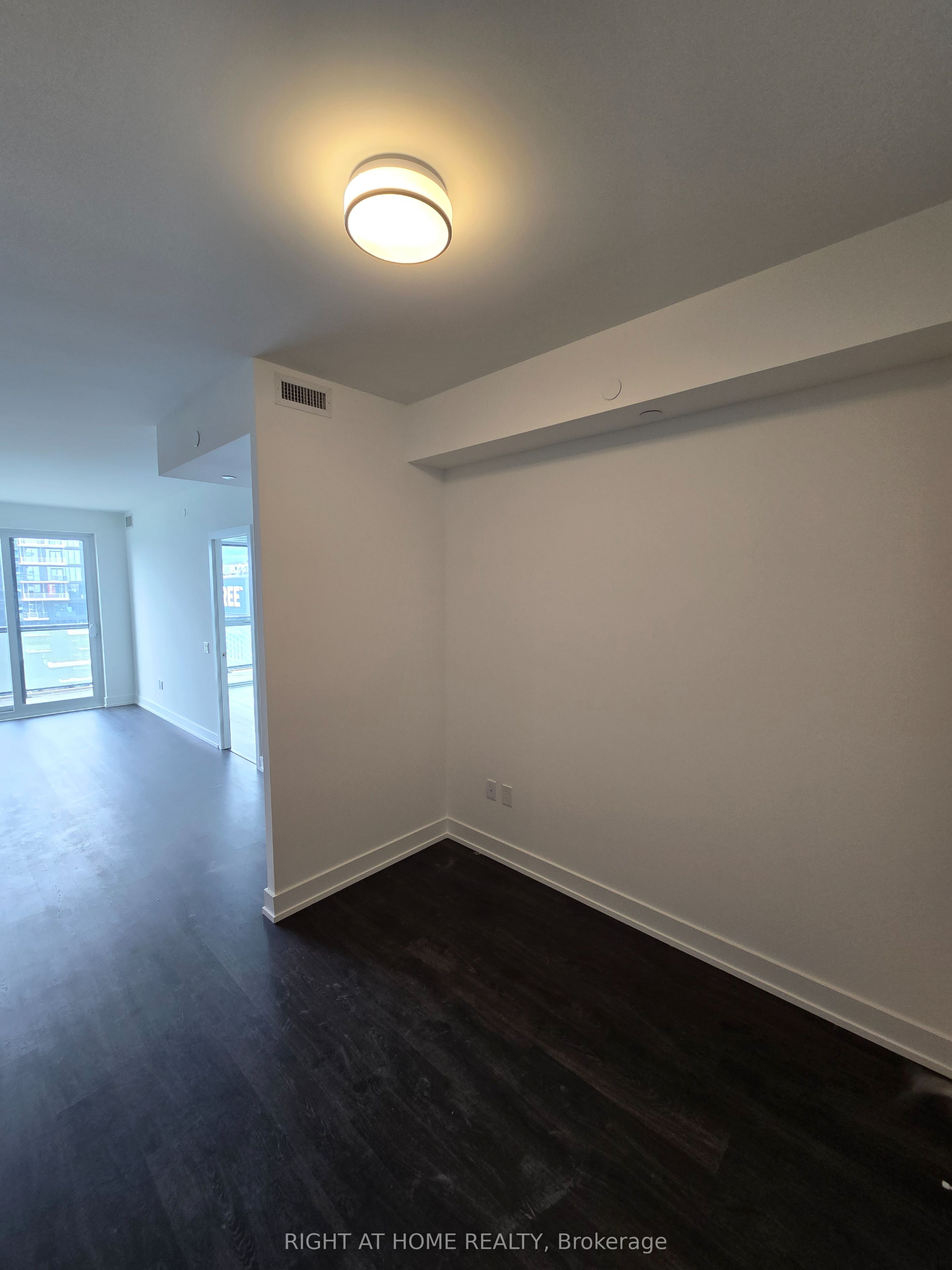 30 Inn on the Park Drive 3311, Toronto, ON M3C 0P7 photo 2
