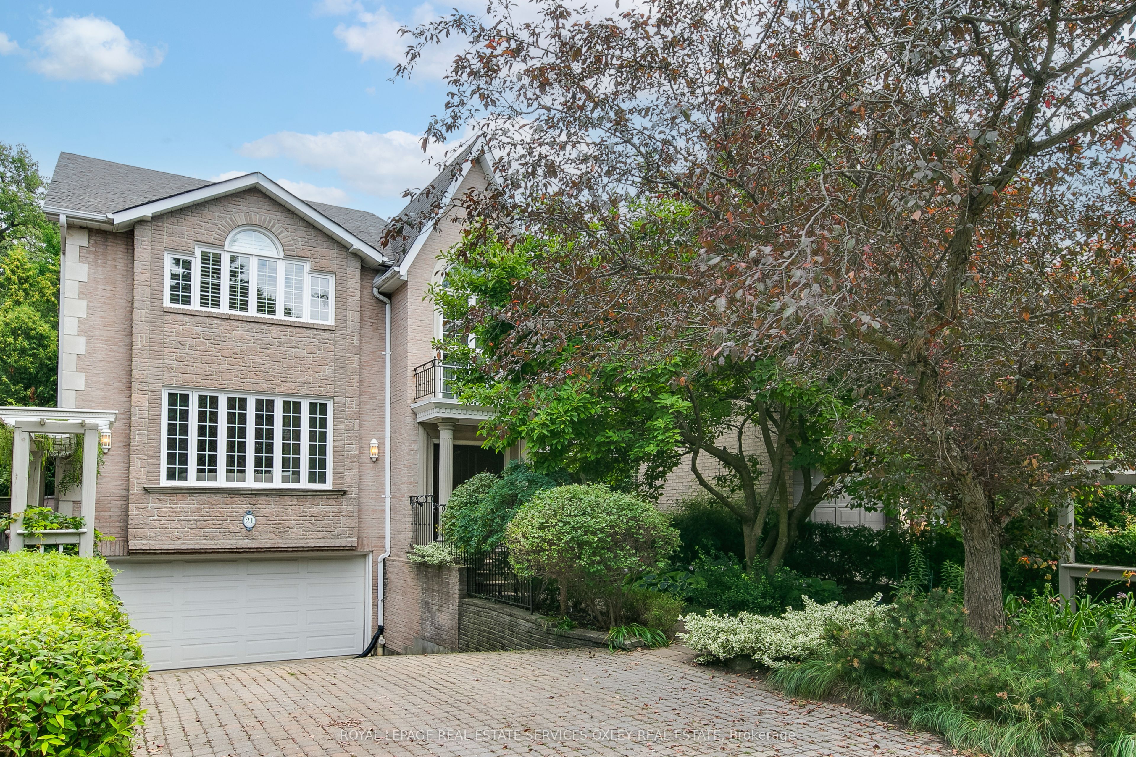 21 Astley Avenue, Toronto, ON M4W 3B3