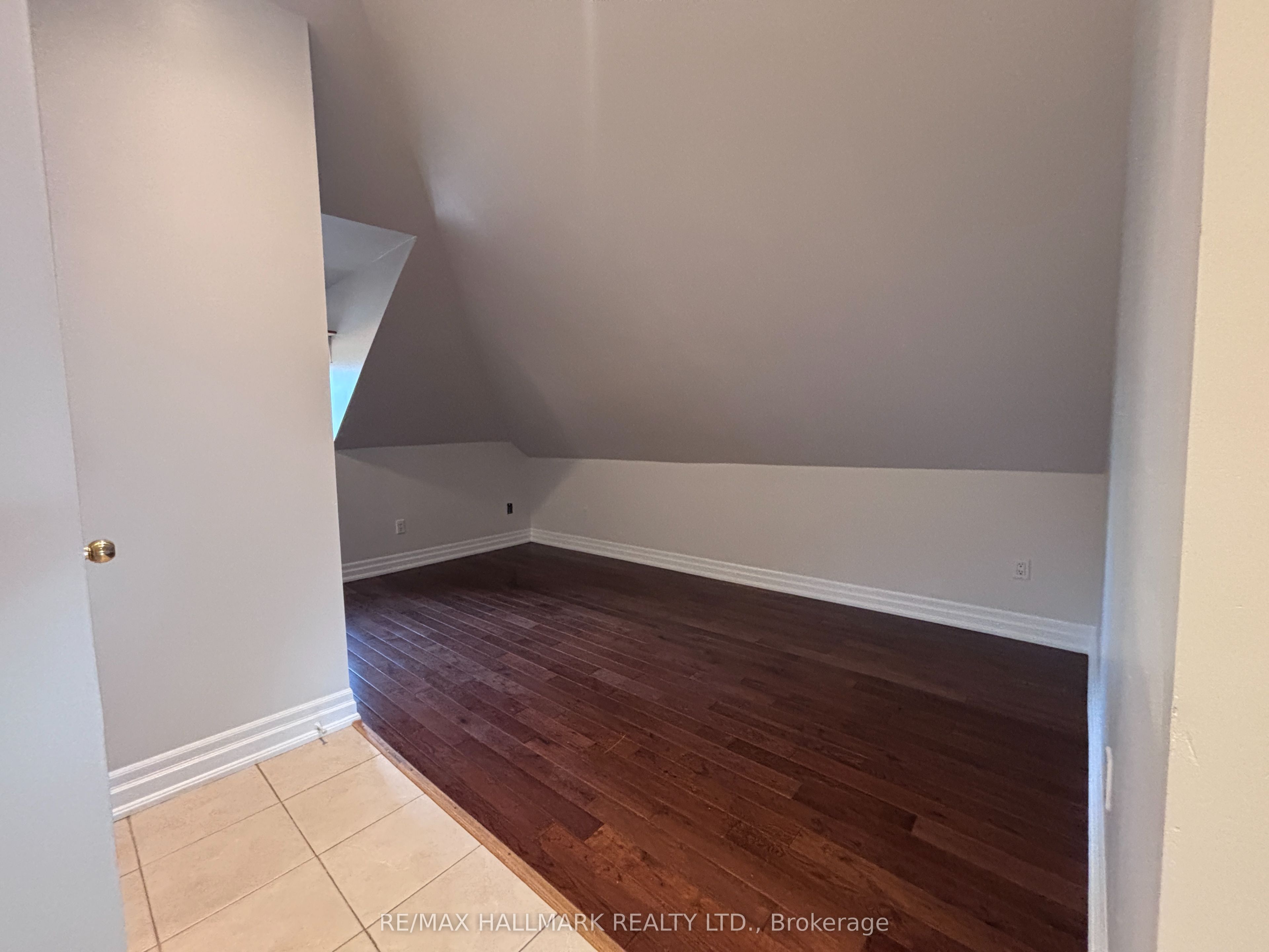 27 Delaware Avenue Loft, Toronto, ON M6H 2S8 photo 4