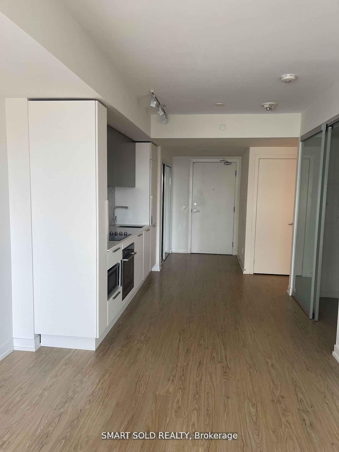 85 Wood Street 2801, Toronto, ON M4Y 0E8 photo 2