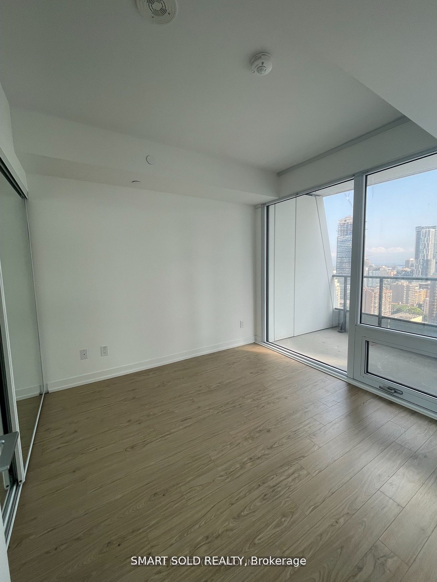 85 Wood Street 2801, Toronto, ON M4Y 0E8 photo 4