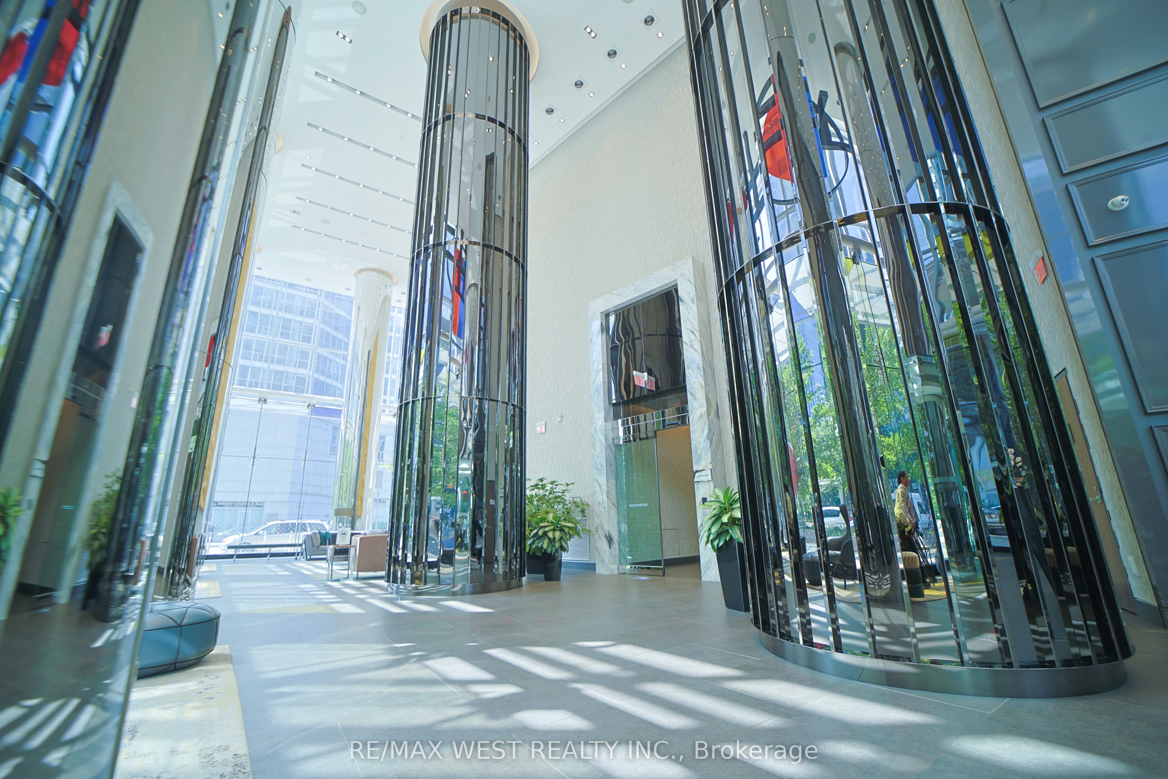10 YORK Street 1101, Toronto, ON M5J 0E1
