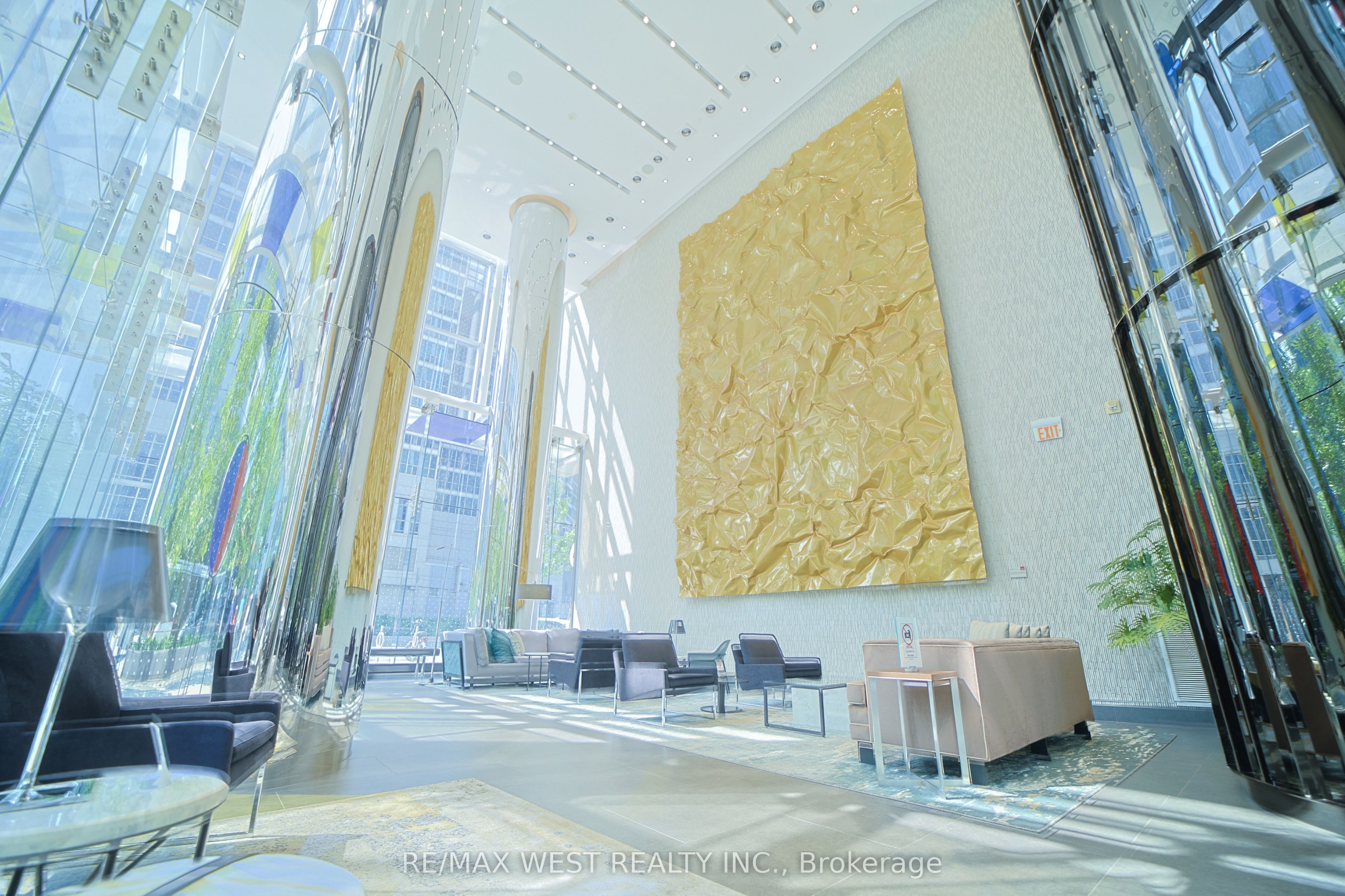 10 YORK Street 1101, Toronto, ON M5J 0E1 photo 2