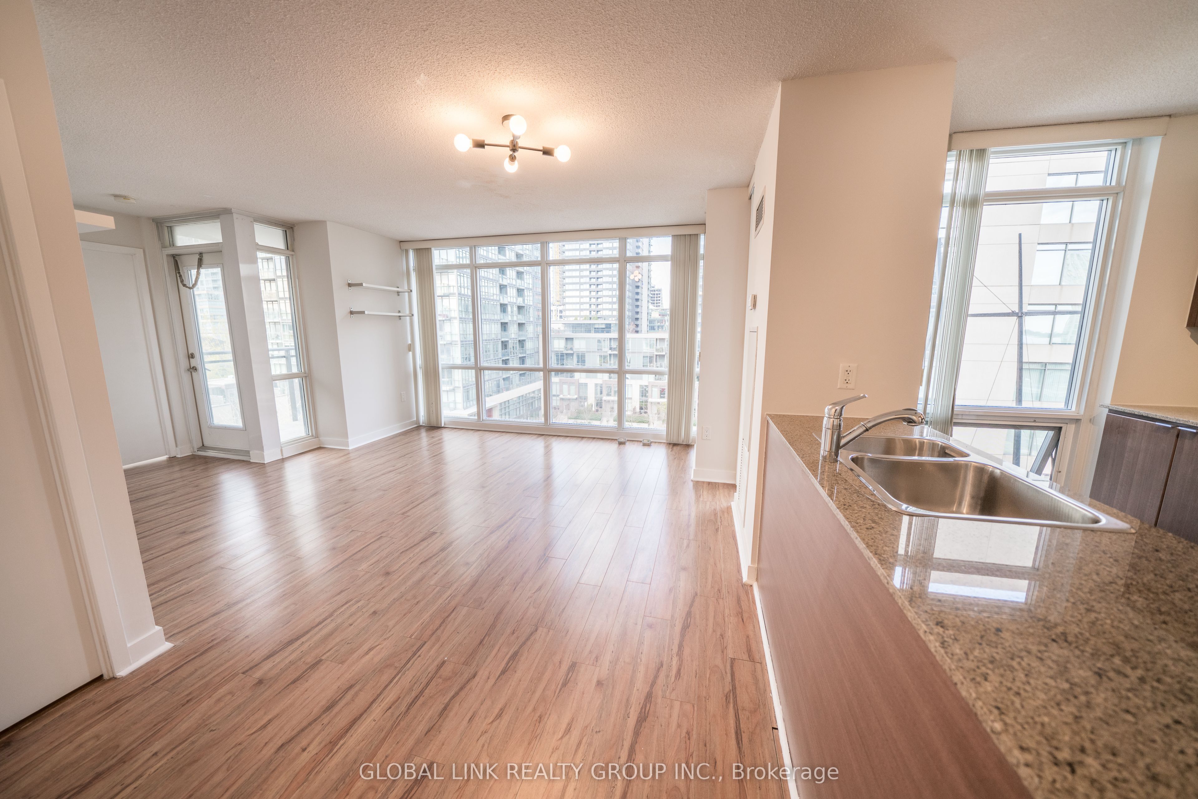 11 Brunel Court 703, Toronto, ON M5V 3Y3