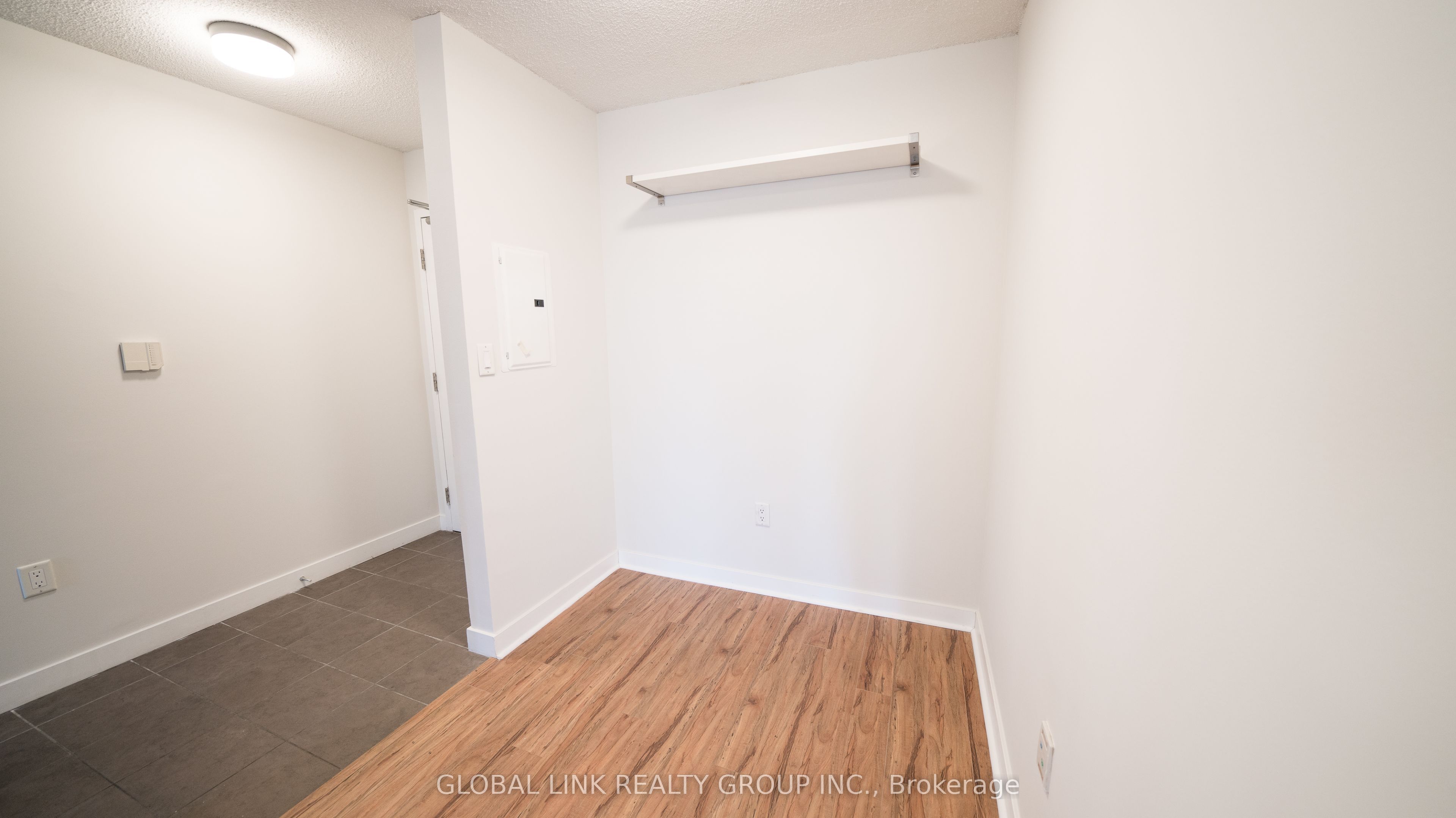 11 Brunel Court 703, Toronto, ON M5V 3Y3 photo 2