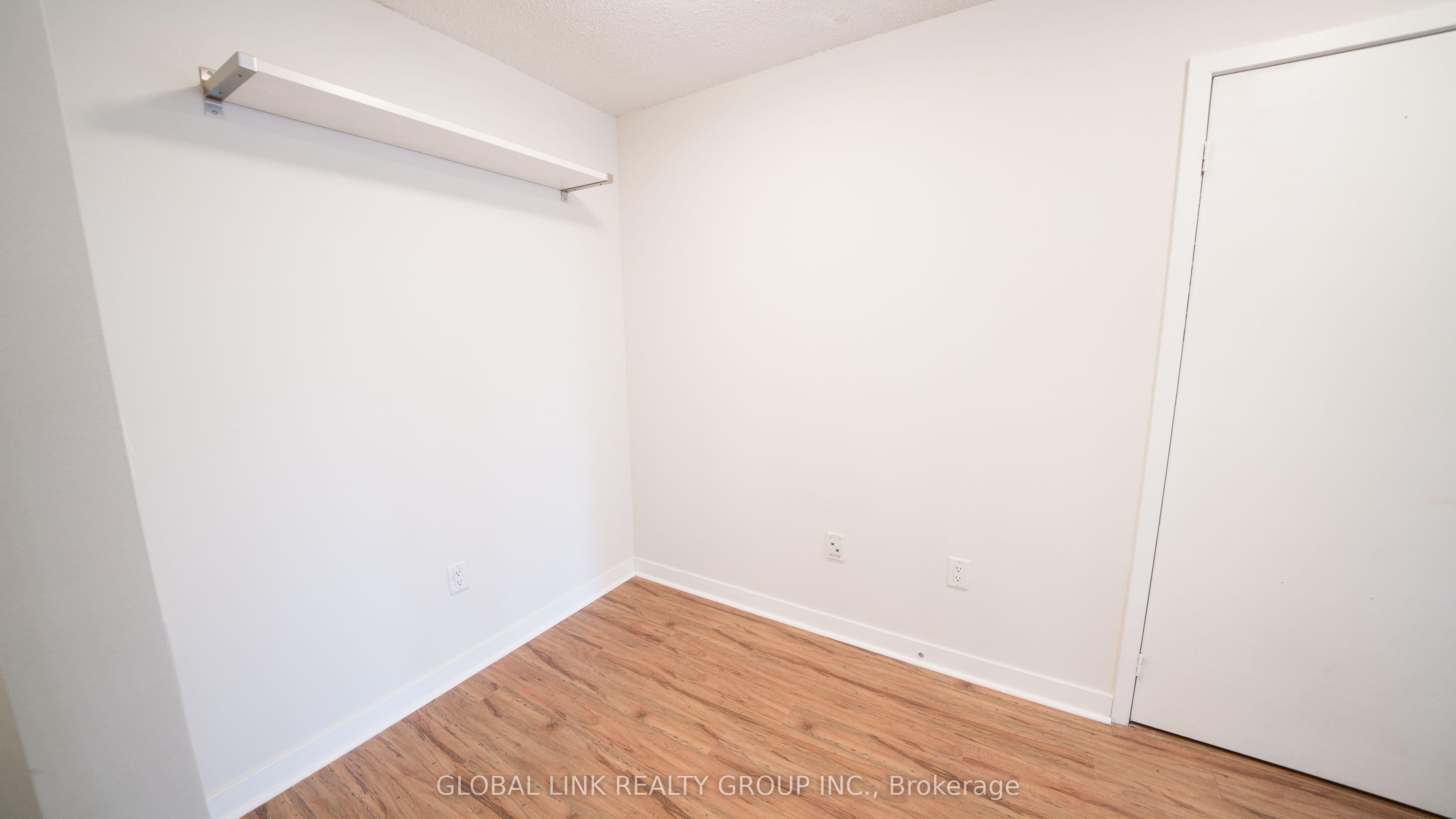 11 Brunel Court 703, Toronto, ON M5V 3Y3 photo 3