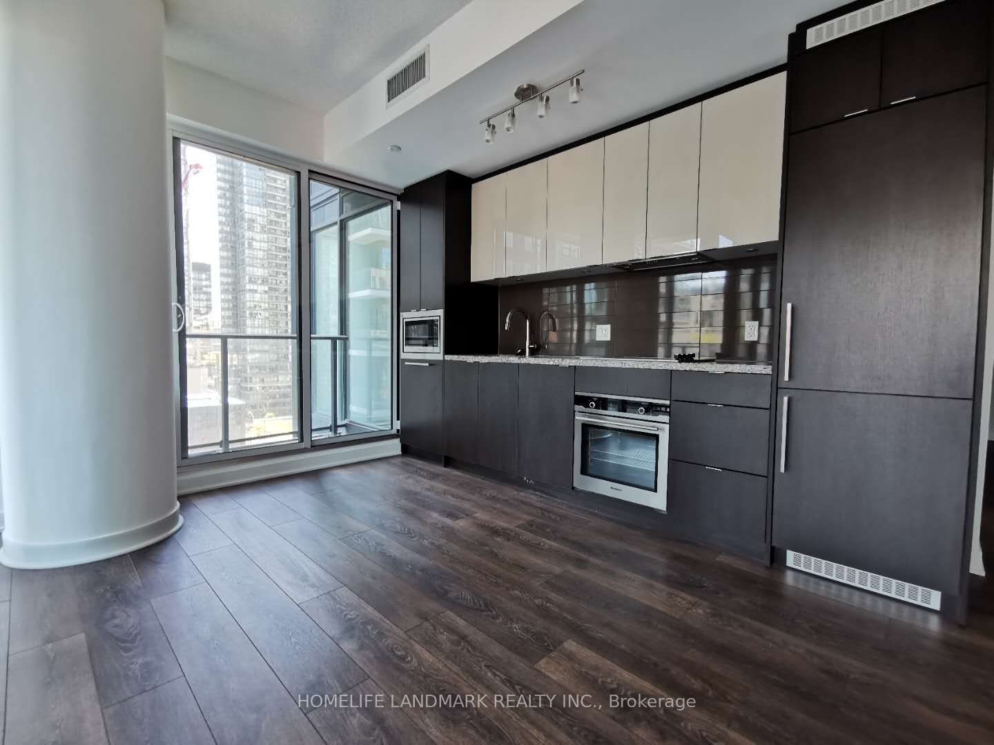 125 Blue Jays Way 1102, Toronto, ON M5V 0C4 photo 3