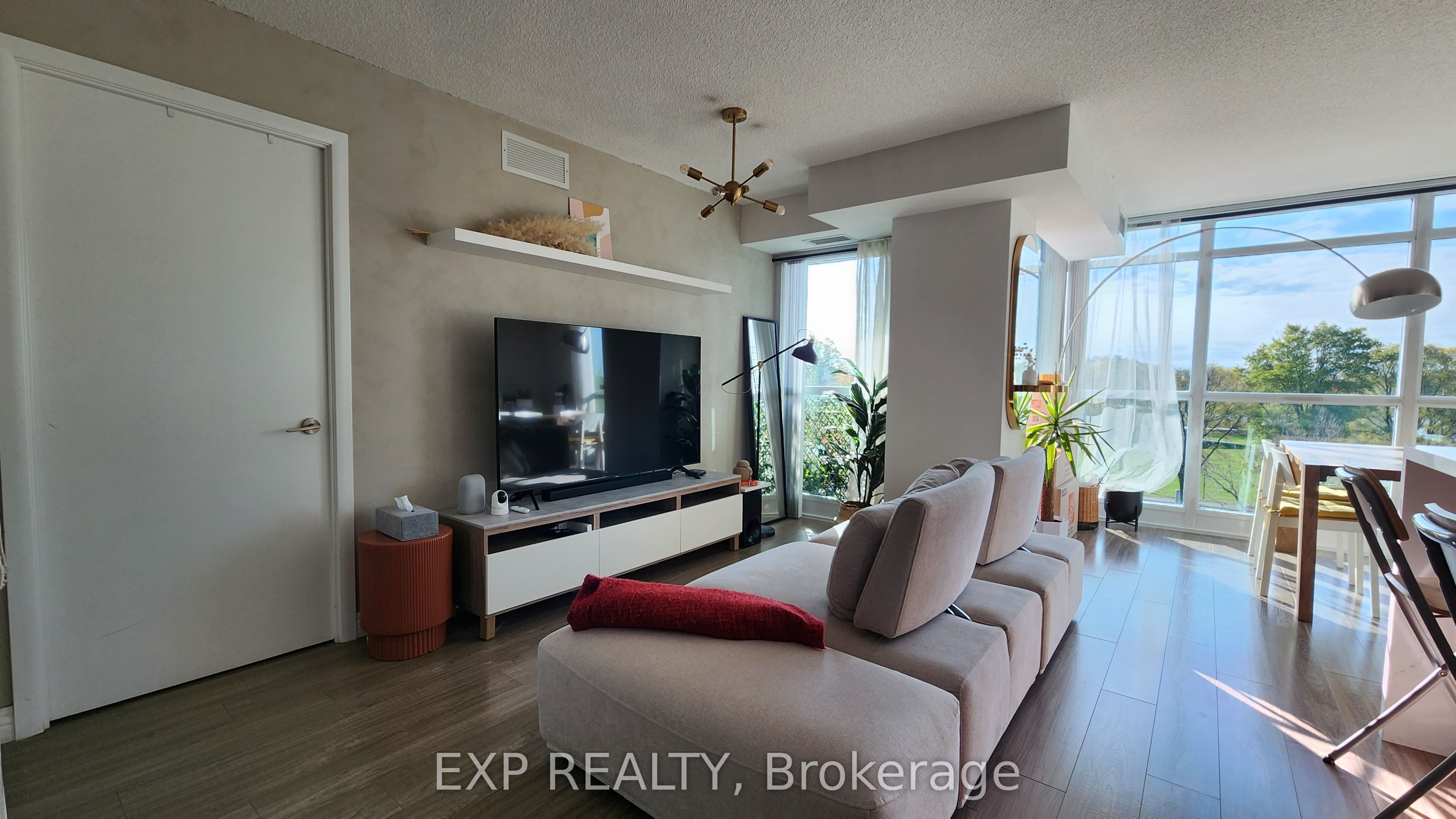 215 Fort York Boulevard 505, Toronto, ON M5V 4A2 photo 2
