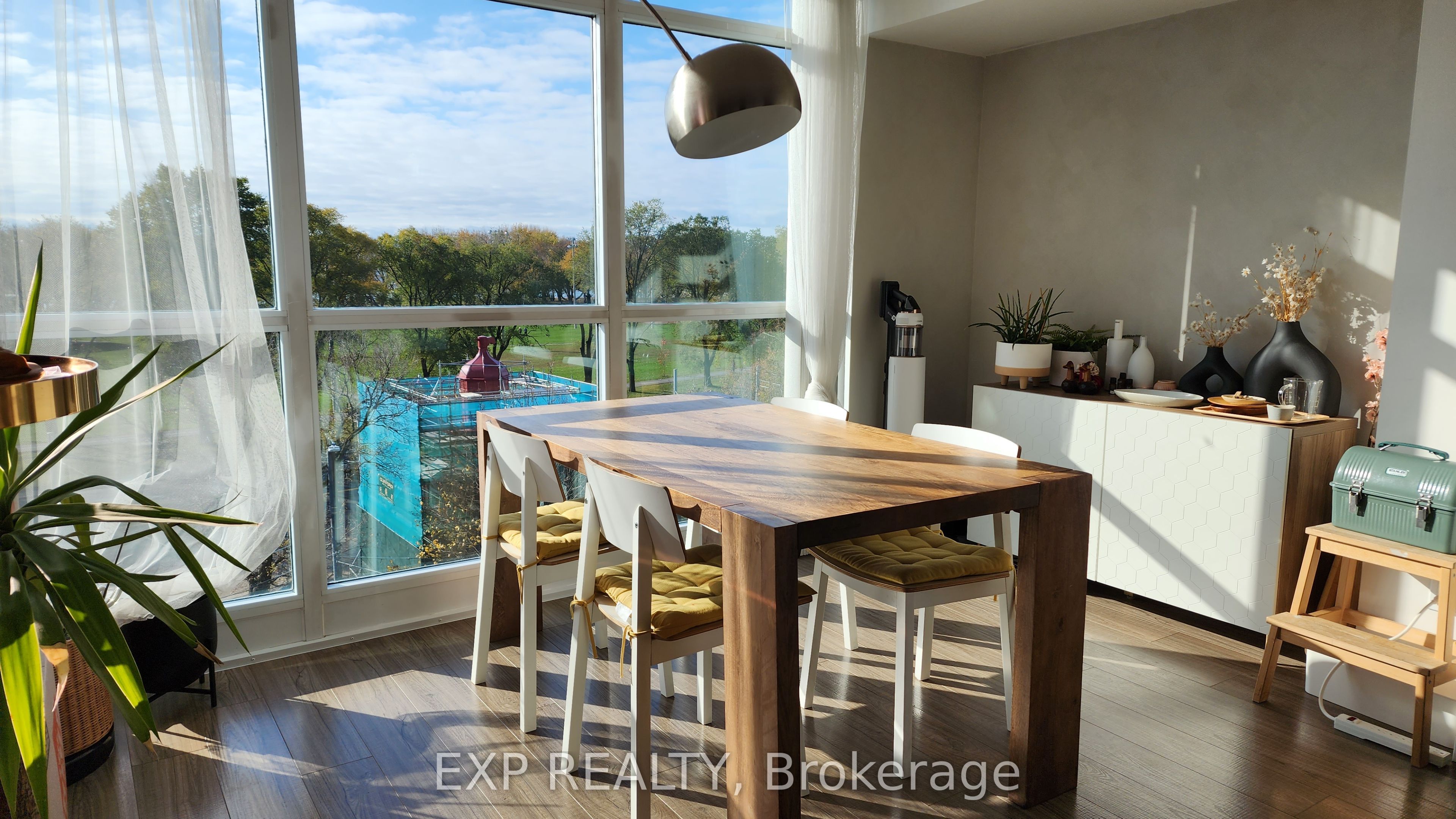 215 Fort York Boulevard 505, Toronto, ON M5V 4A2 photo 3