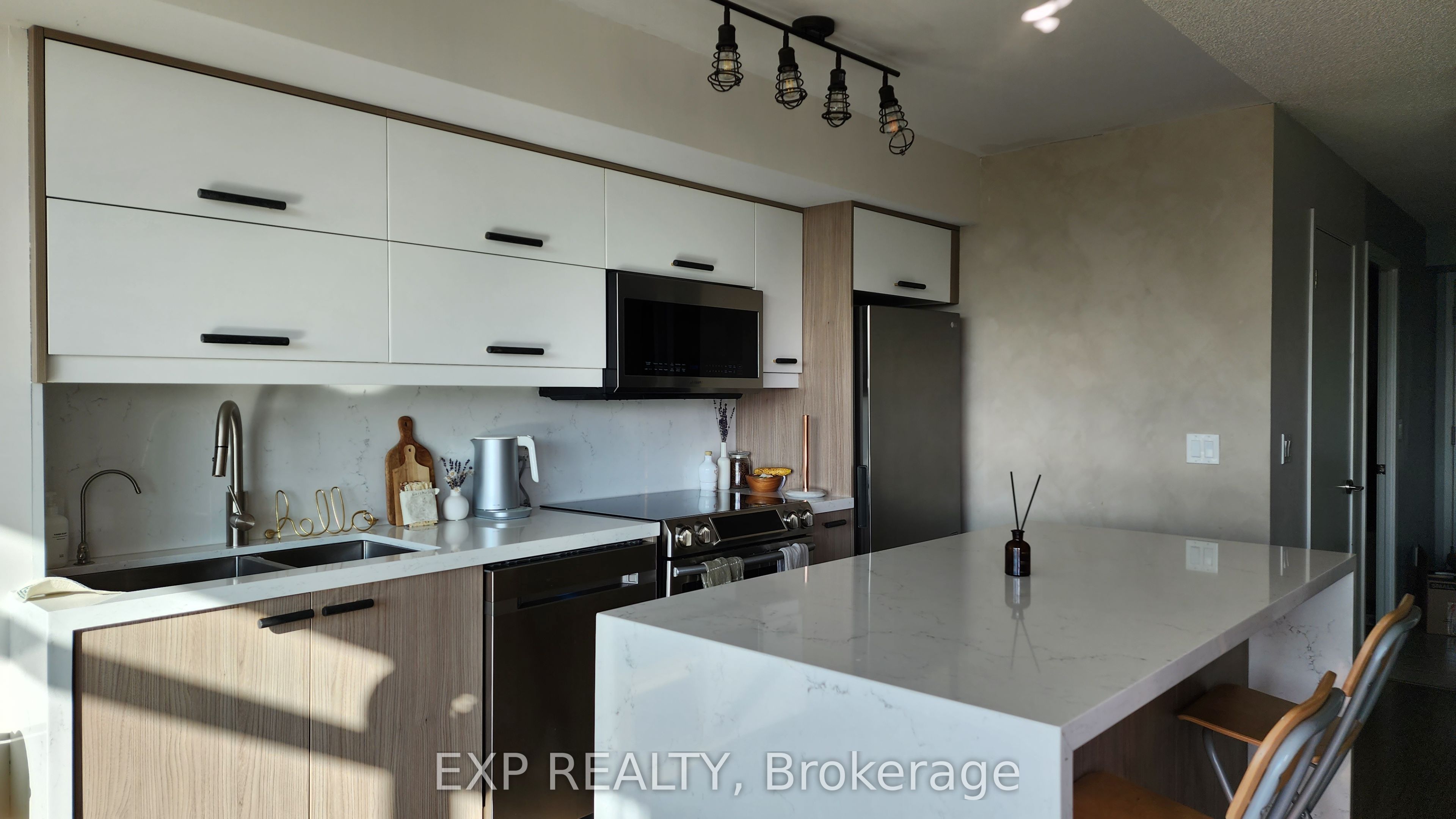 215 Fort York Boulevard 505, Toronto, ON M5V 4A2 photo 4