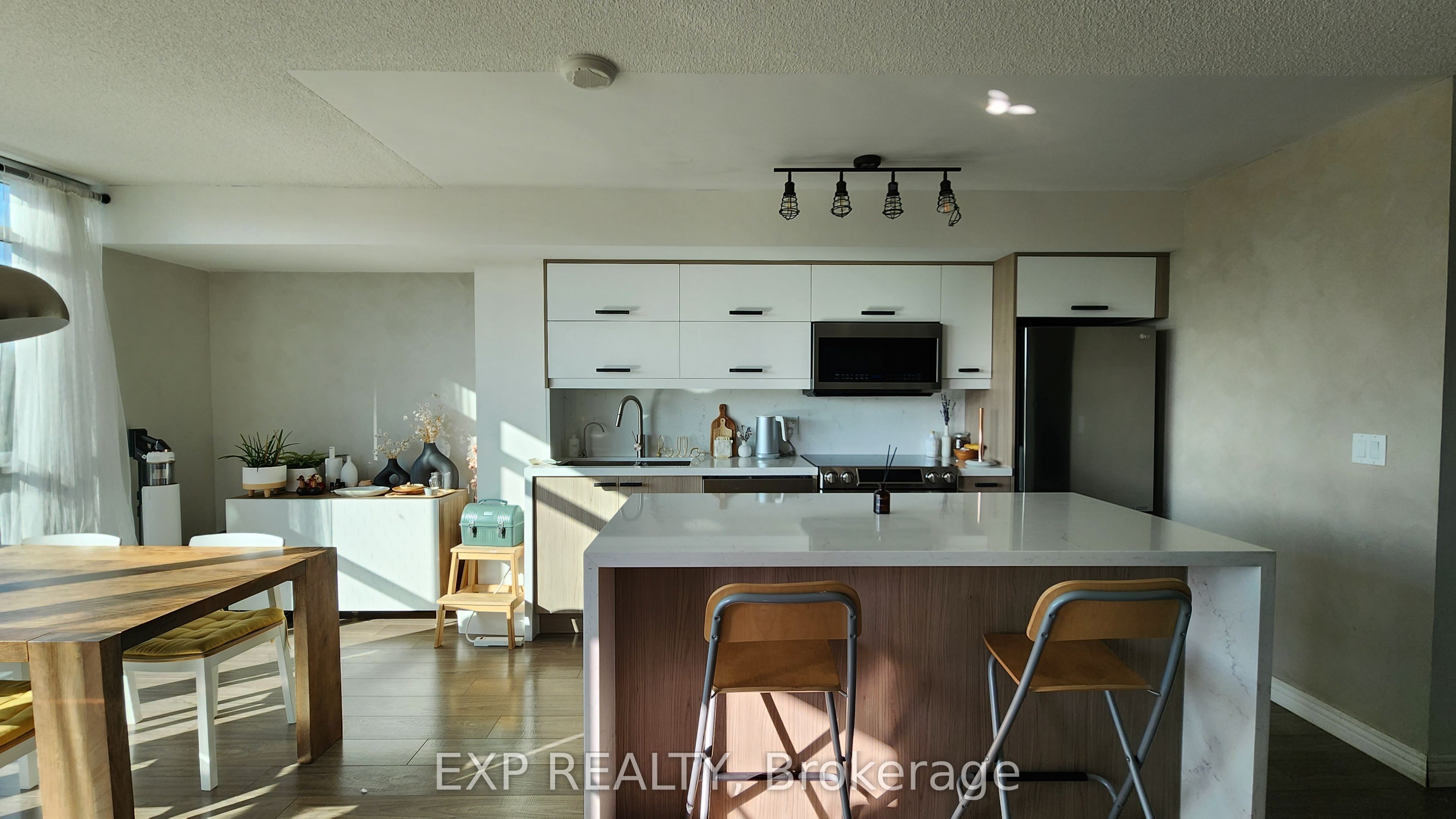 215 Fort York Boulevard 505, Toronto, ON M5V 4A2 photo 5