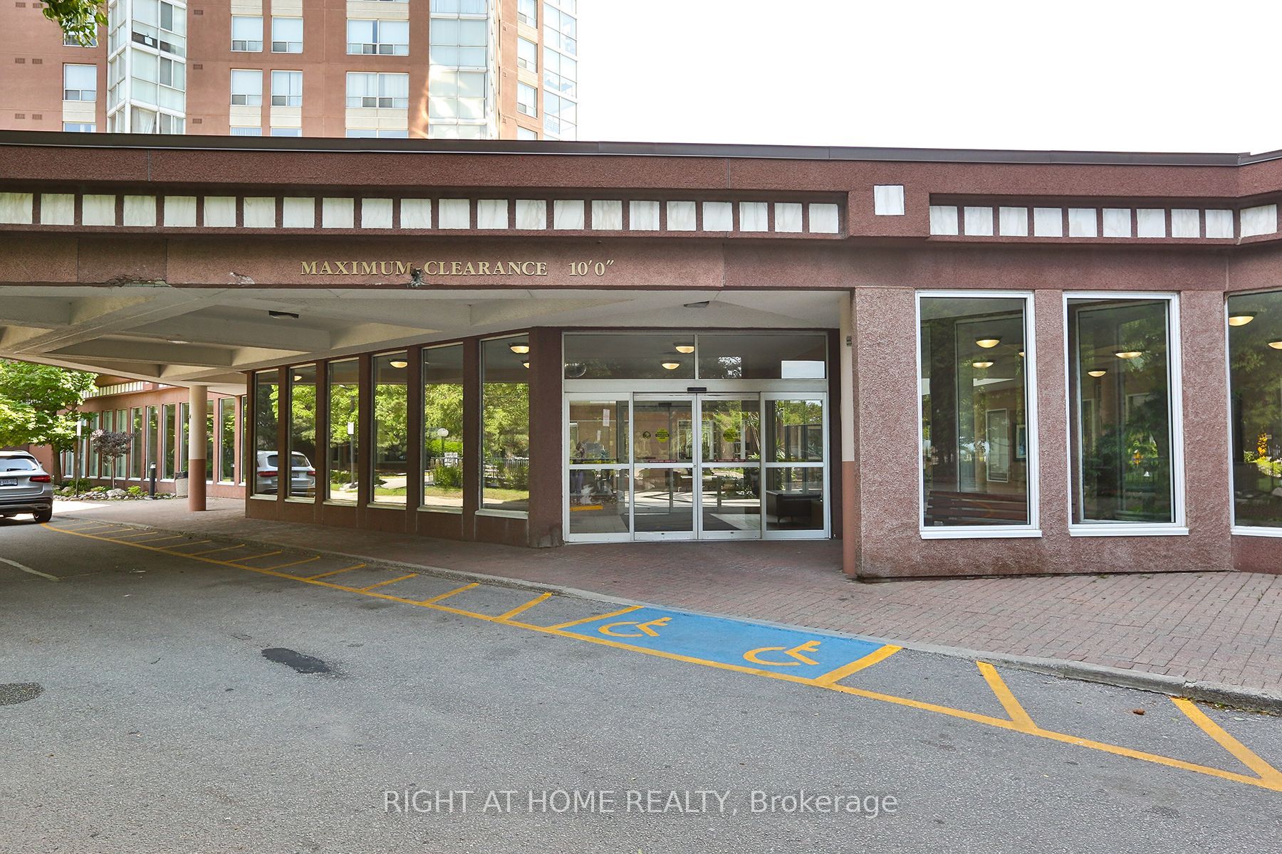 7 Concorde Place 2212, Toronto, ON M3C 3N4 photo 3