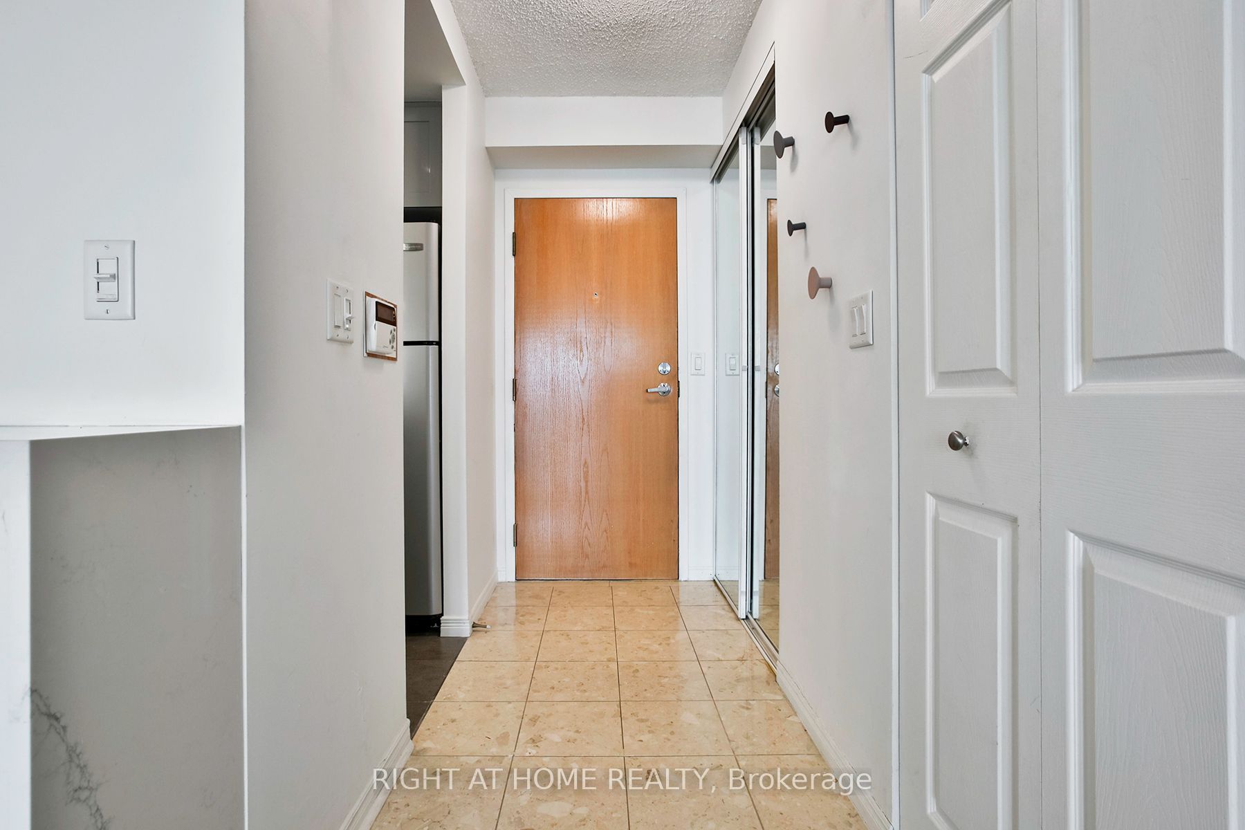 7 Concorde Place 2212, Toronto, ON M3C 3N4 photo 5