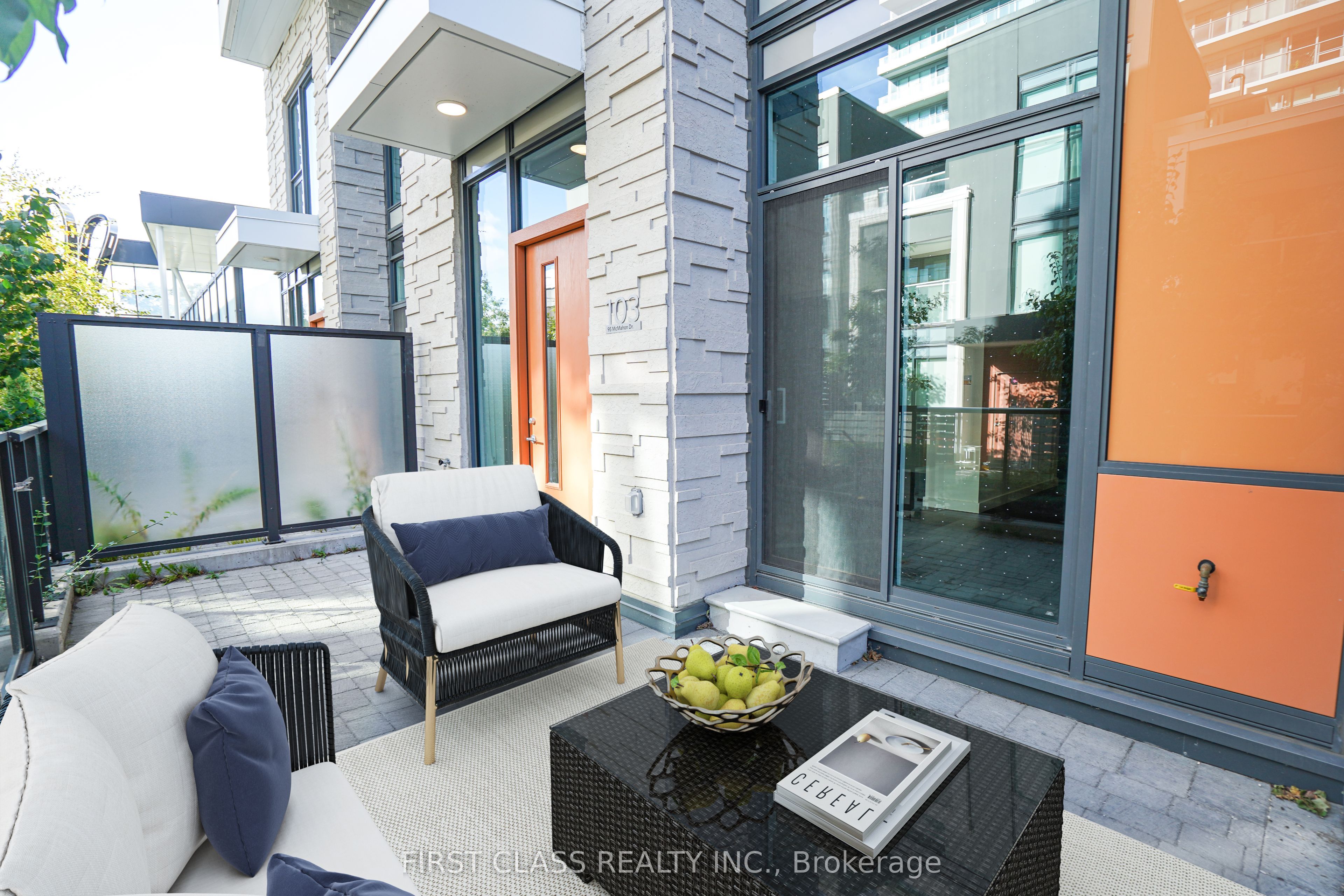 95 Mcmahon Drive TH103, Toronto, ON M2K 0H2