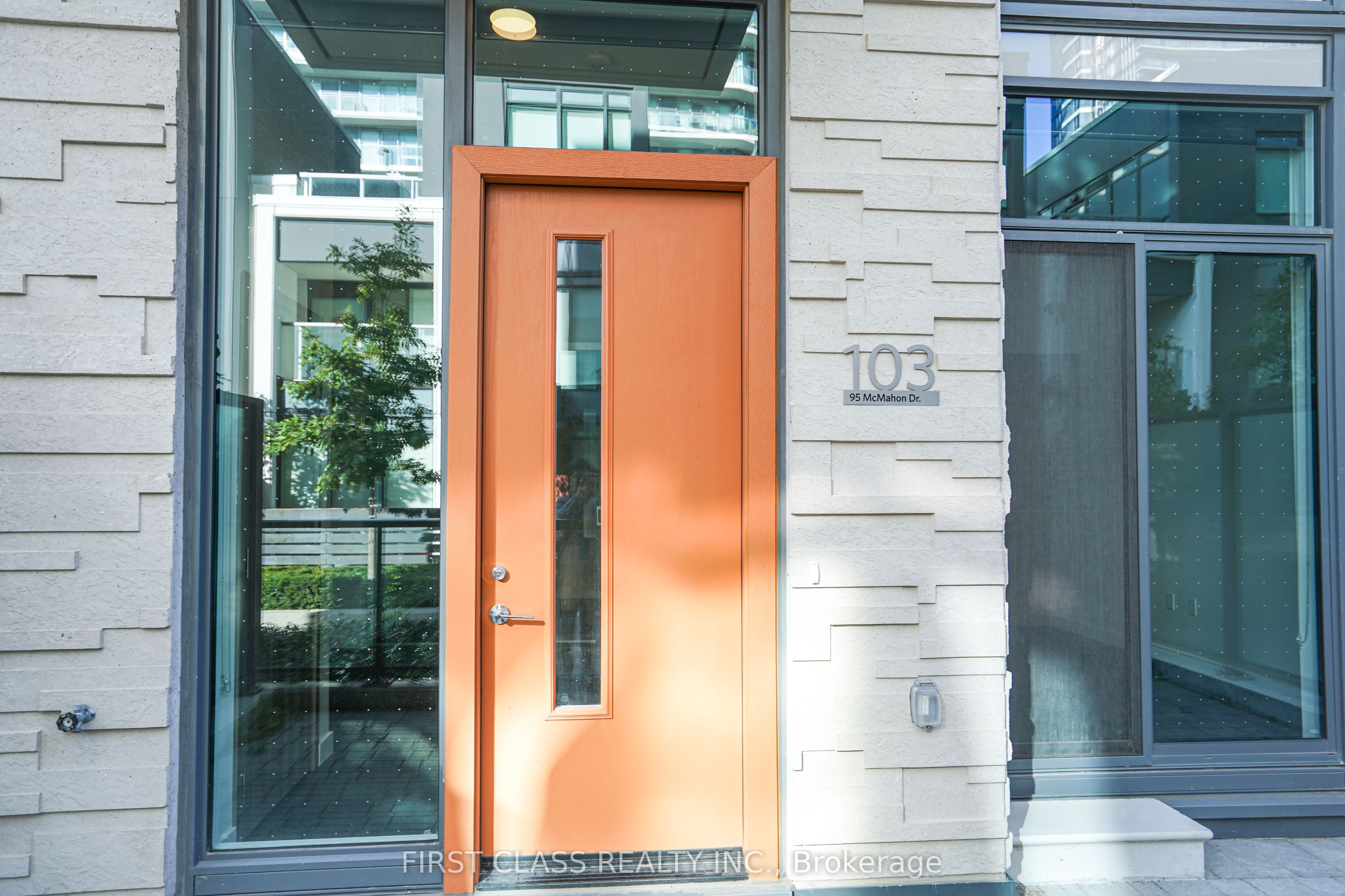 95 Mcmahon Drive TH103, Toronto, ON M2K 0H2 photo 2