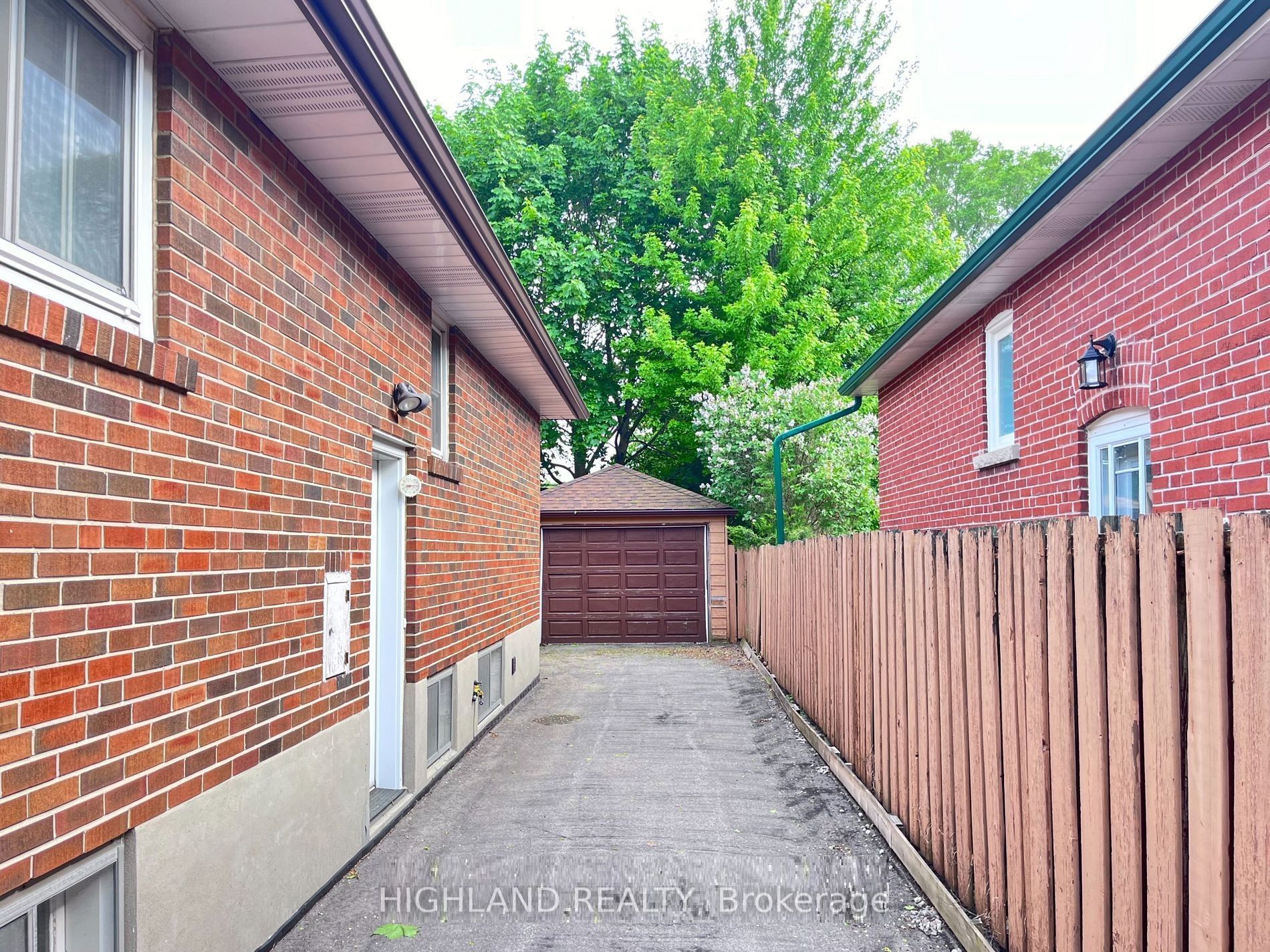 167 Churchill Avenue Basement, Toronto, ON M2N 1Z3 photo 2