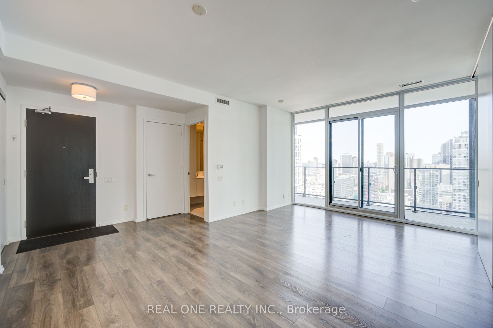 125 Peter Street 3409, Toronto, ON M5V 2G9 photo 4