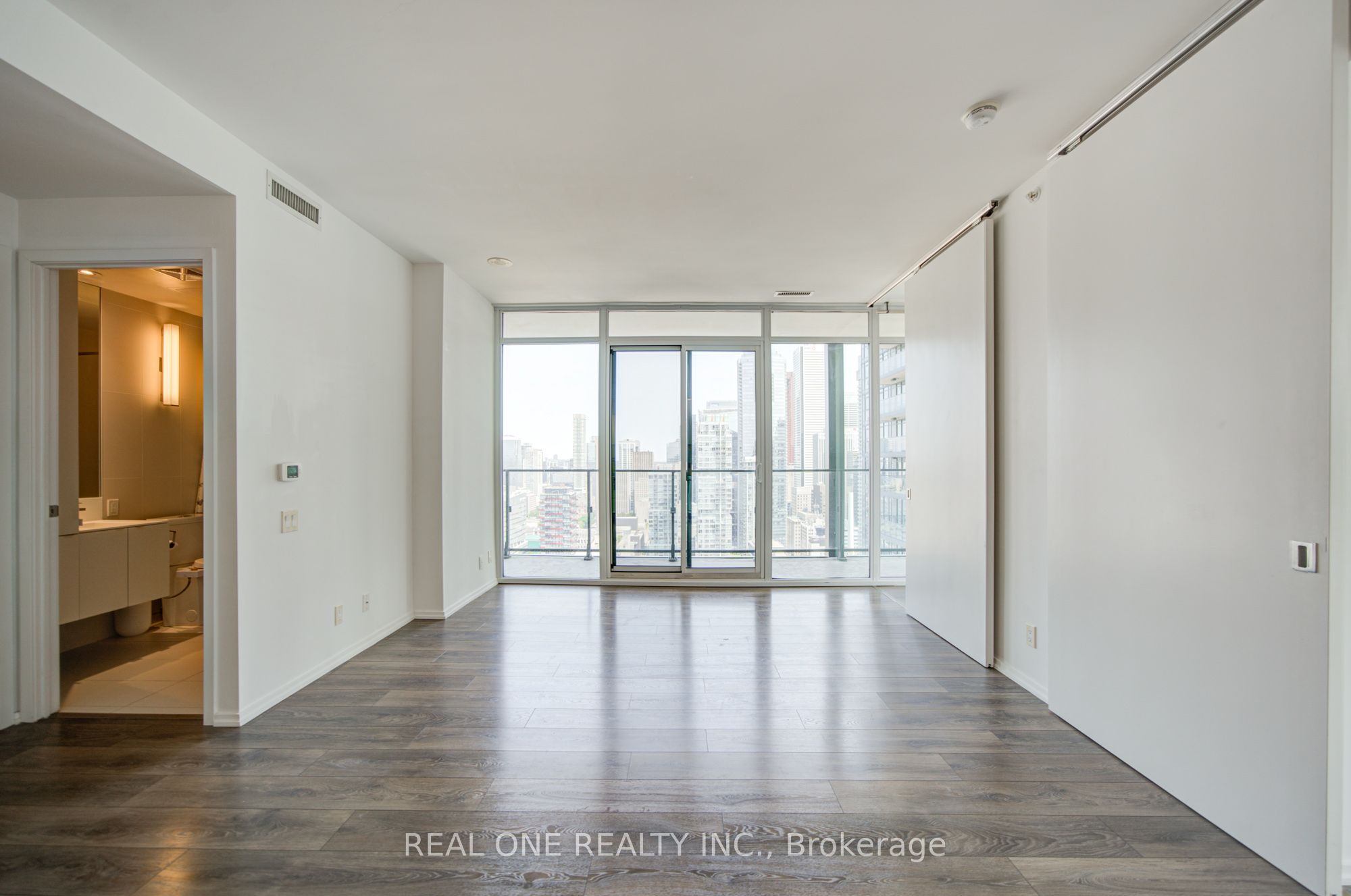125 Peter Street 3409, Toronto, ON M5V 2G9 photo 5