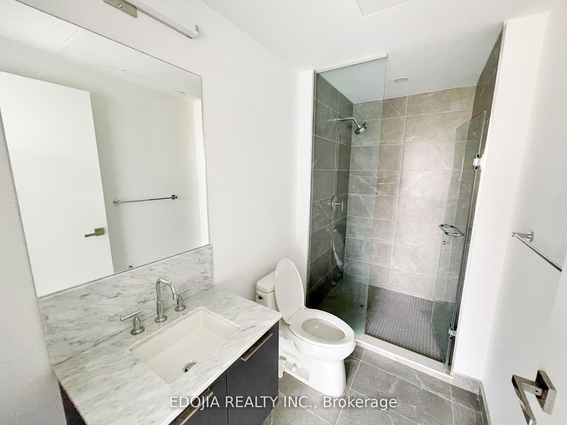 3 Gloucester Street 2809, Toronto, ON M4Y 0C6 photo 3