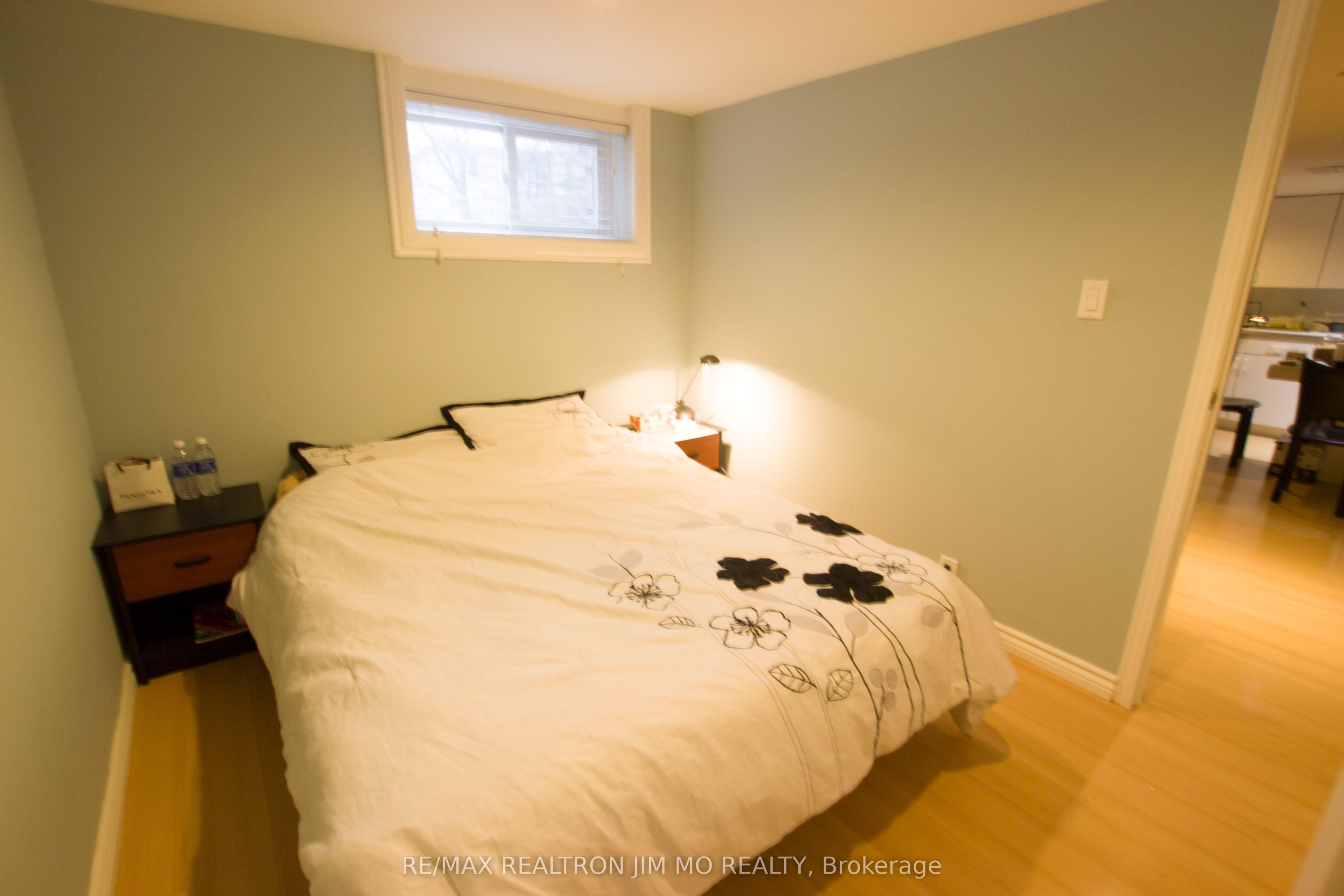 192 Maxome Avenue, Toronto, ON M2M 3L2 photo 4
