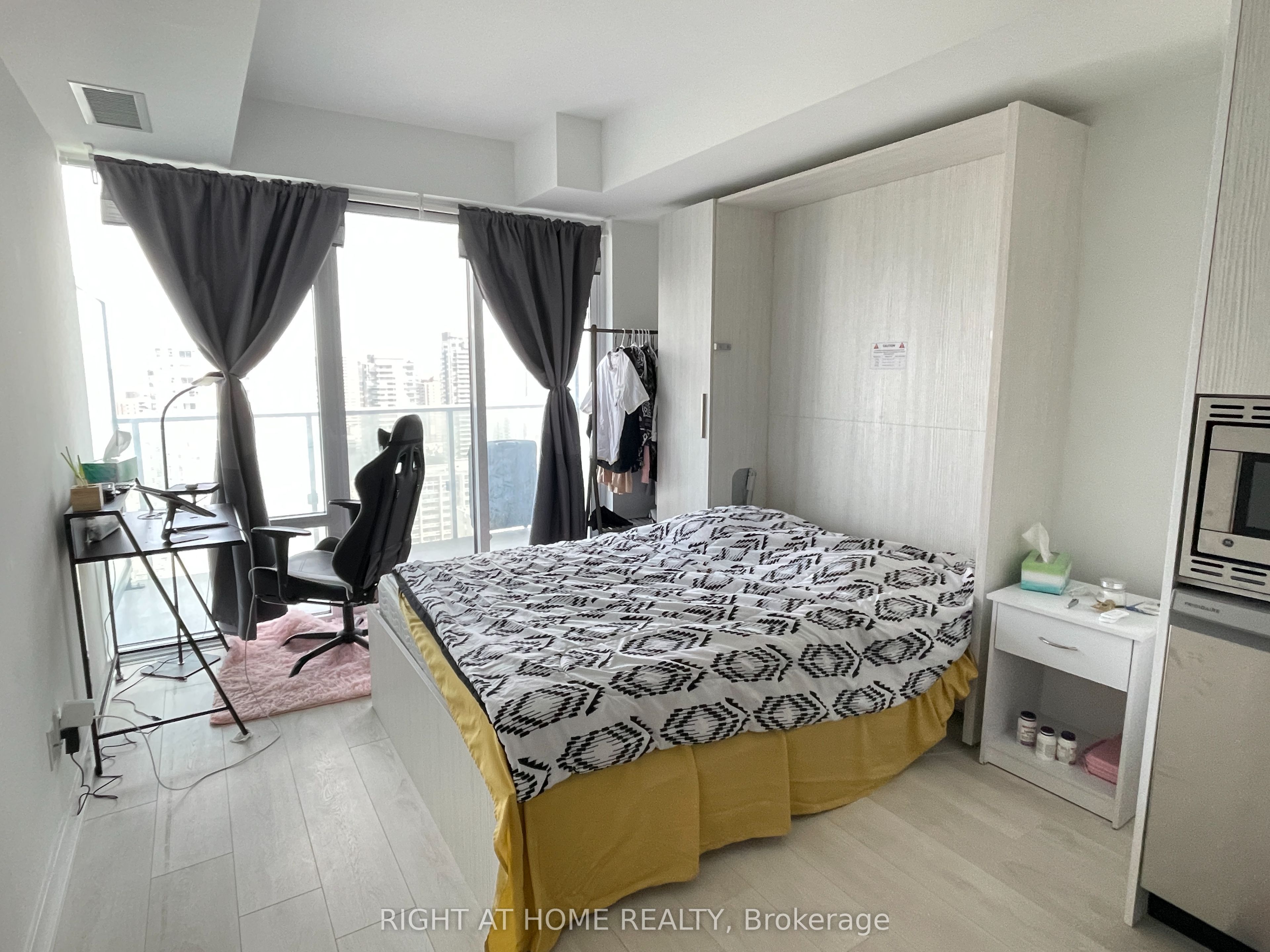 501 Yonge Street 2206, Toronto, ON M4Y 0G8 photo 3