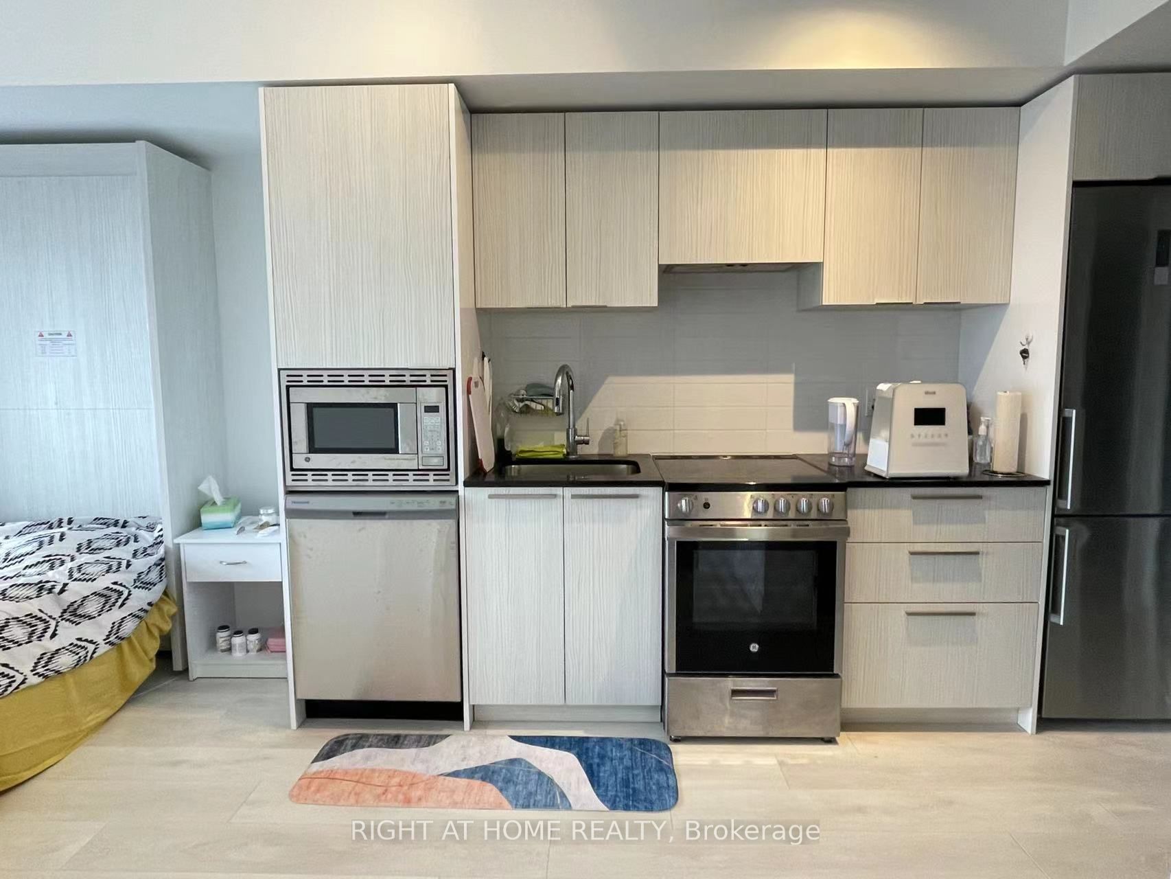 501 Yonge Street 2206, Toronto, ON M4Y 0G8 photo 4