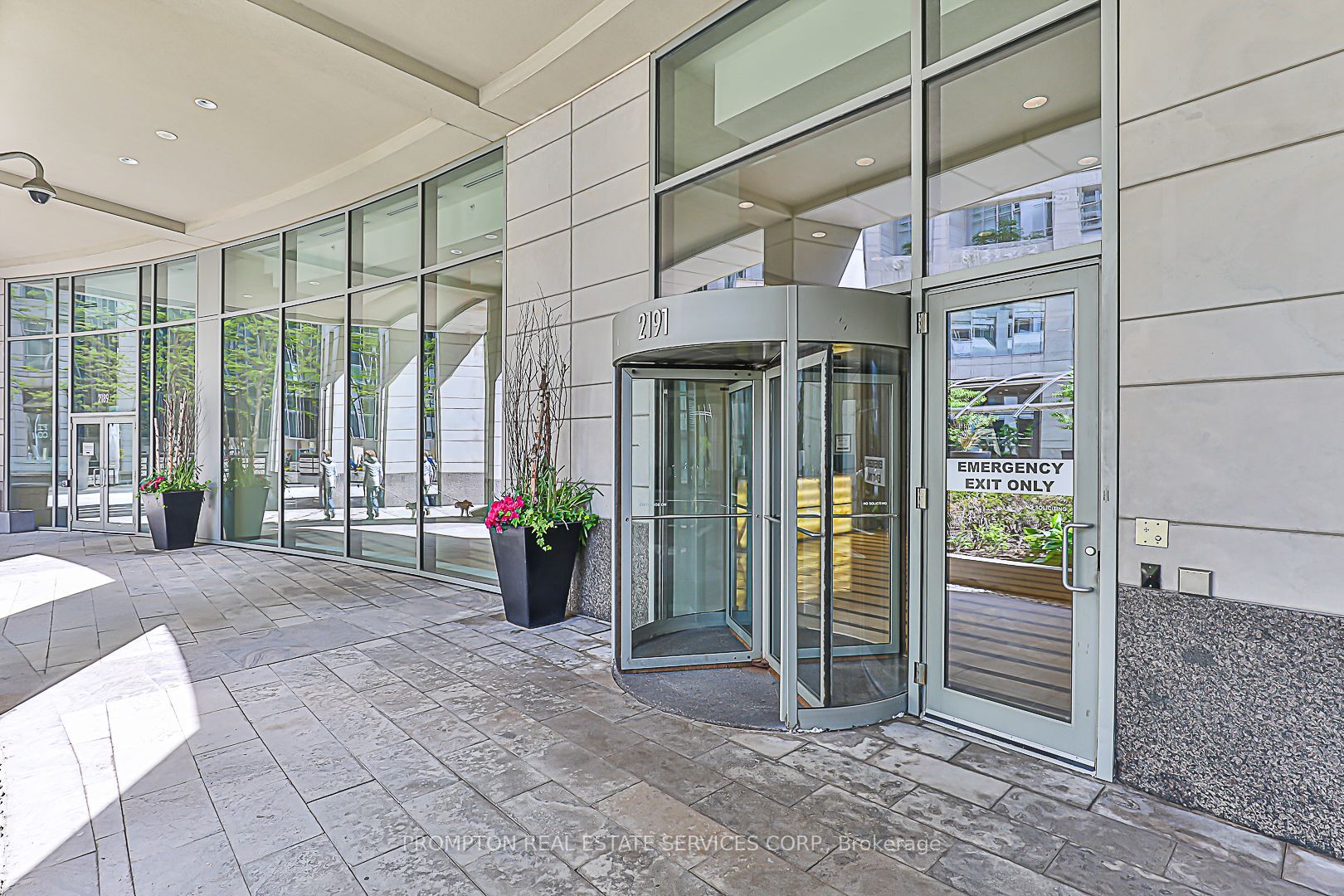 2191 YONGE Street 2905, Toronto, ON M4S 3H8 photo 4