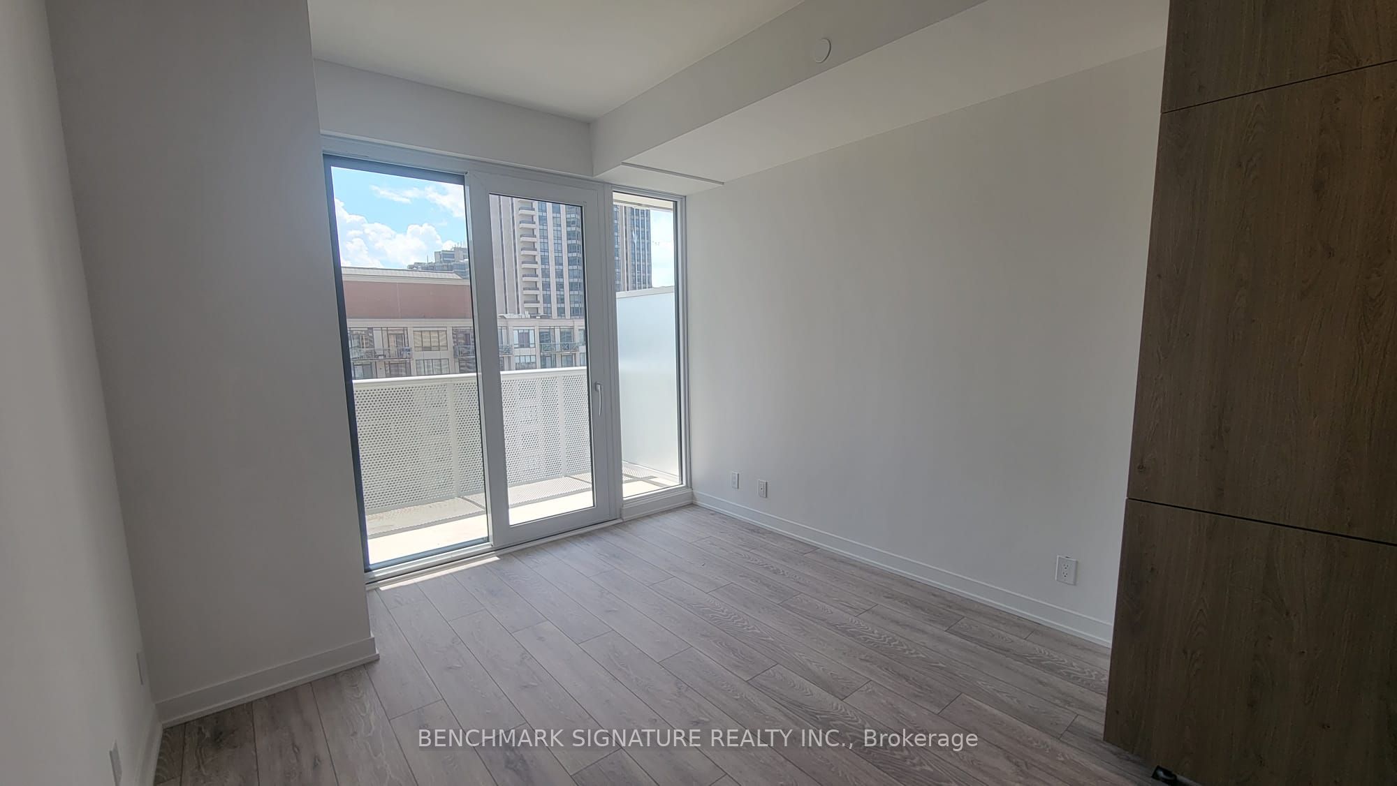 15 Holmes Avenue 1312, Toronto, ON M2N 0L4 photo 3